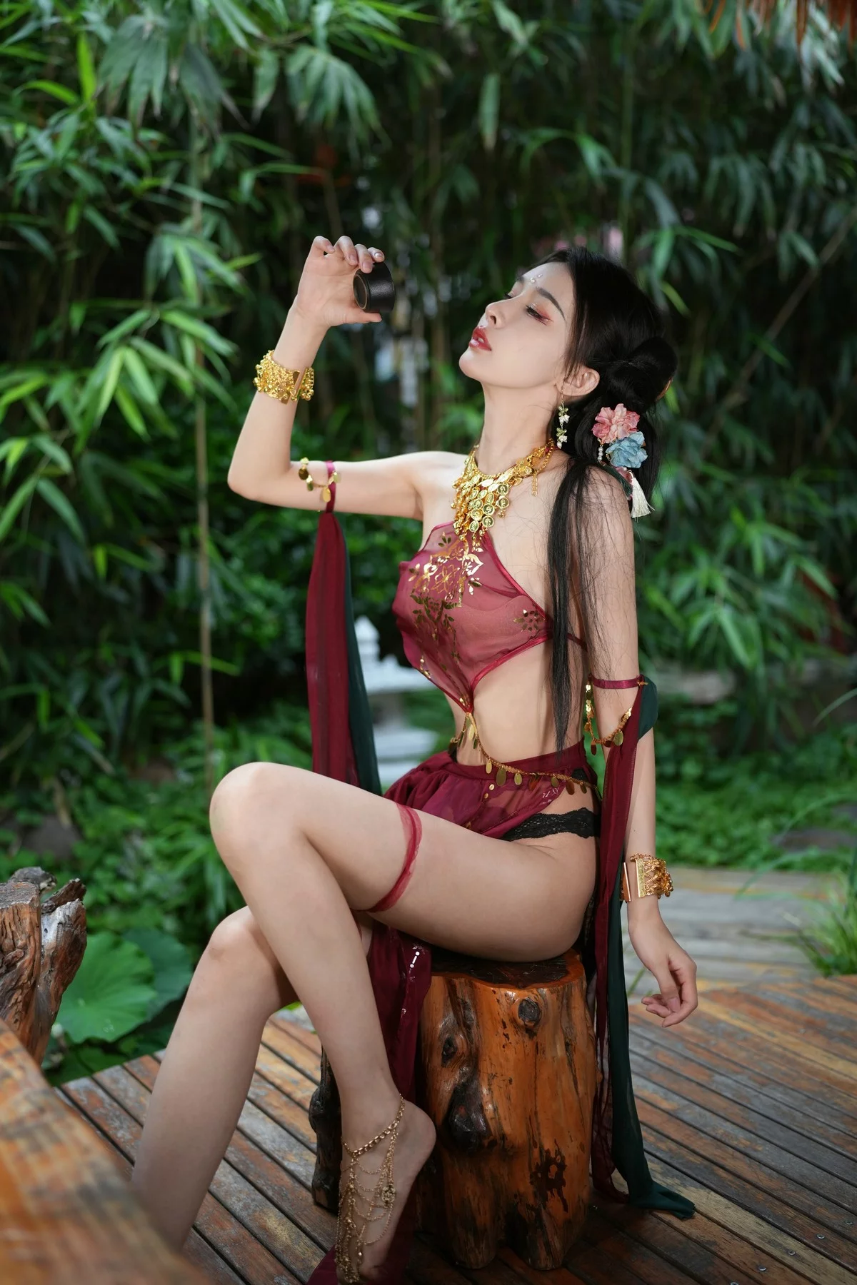 人气主播余多多Dudu妲己的古风诱惑力主题性感红色薄纱服饰秀完美身材诱惑写真27P