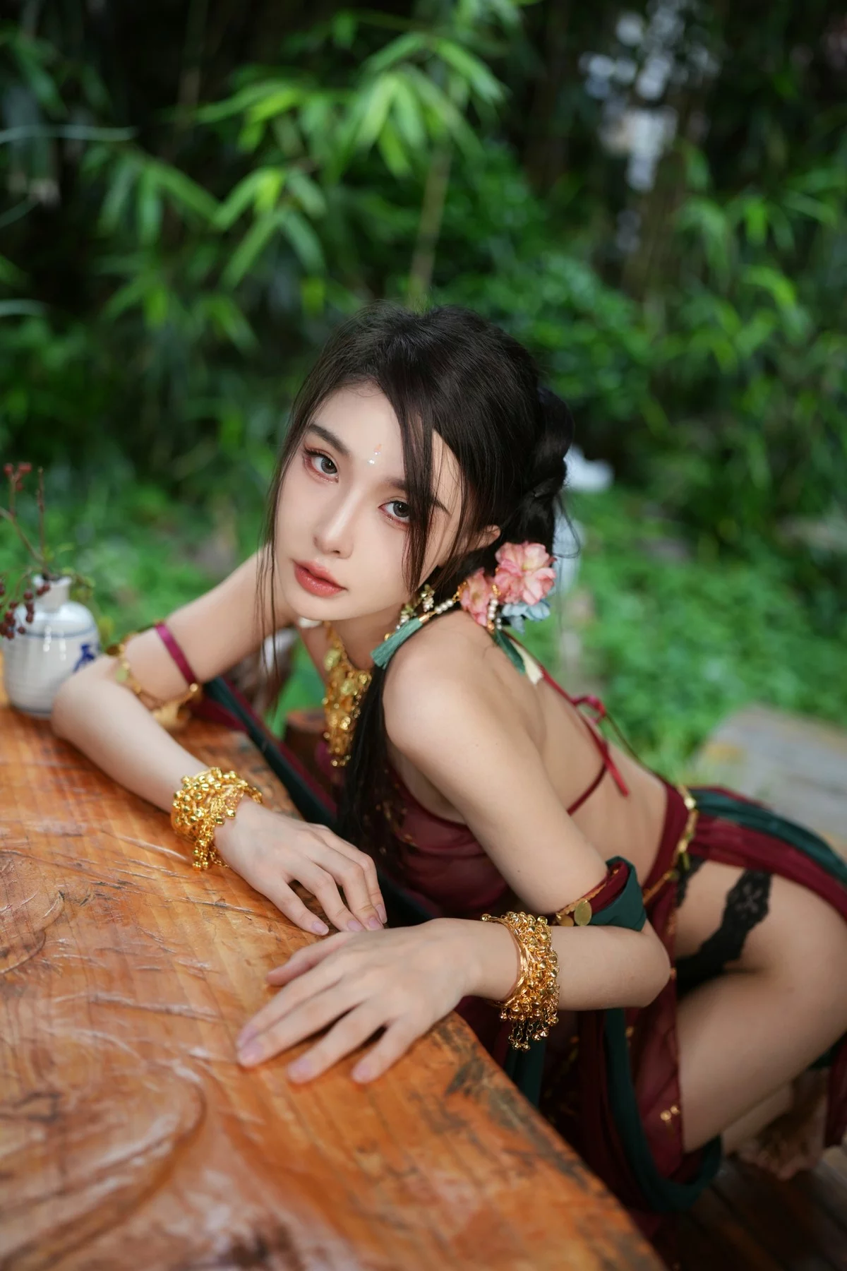 人气主播余多多Dudu妲己的古风诱惑力主题性感红色薄纱服饰秀完美身材诱惑写真27P