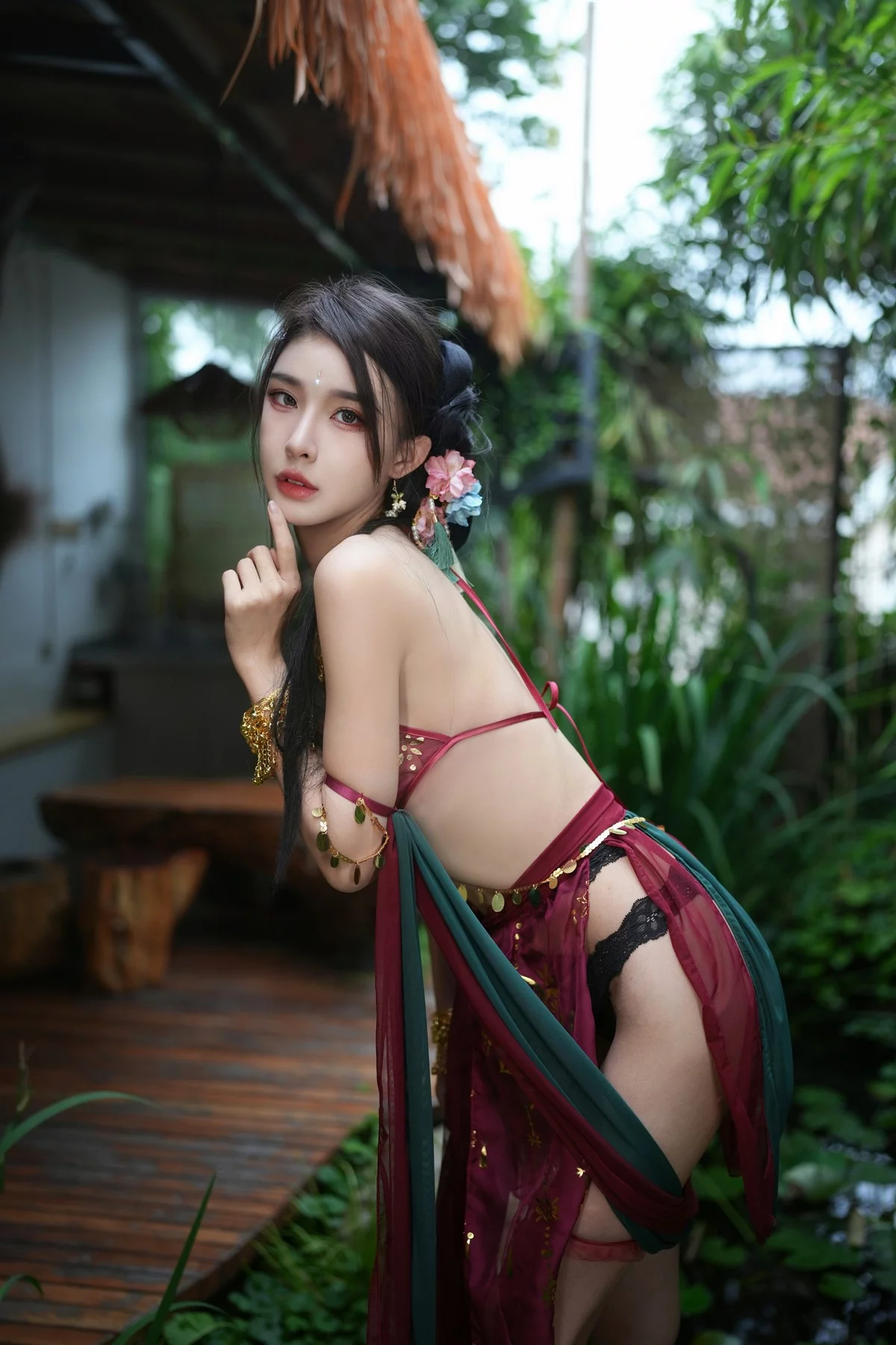 人气主播余多多Dudu妲己的古风诱惑力主题性感红色薄纱服饰秀完美身材诱惑写真27P
