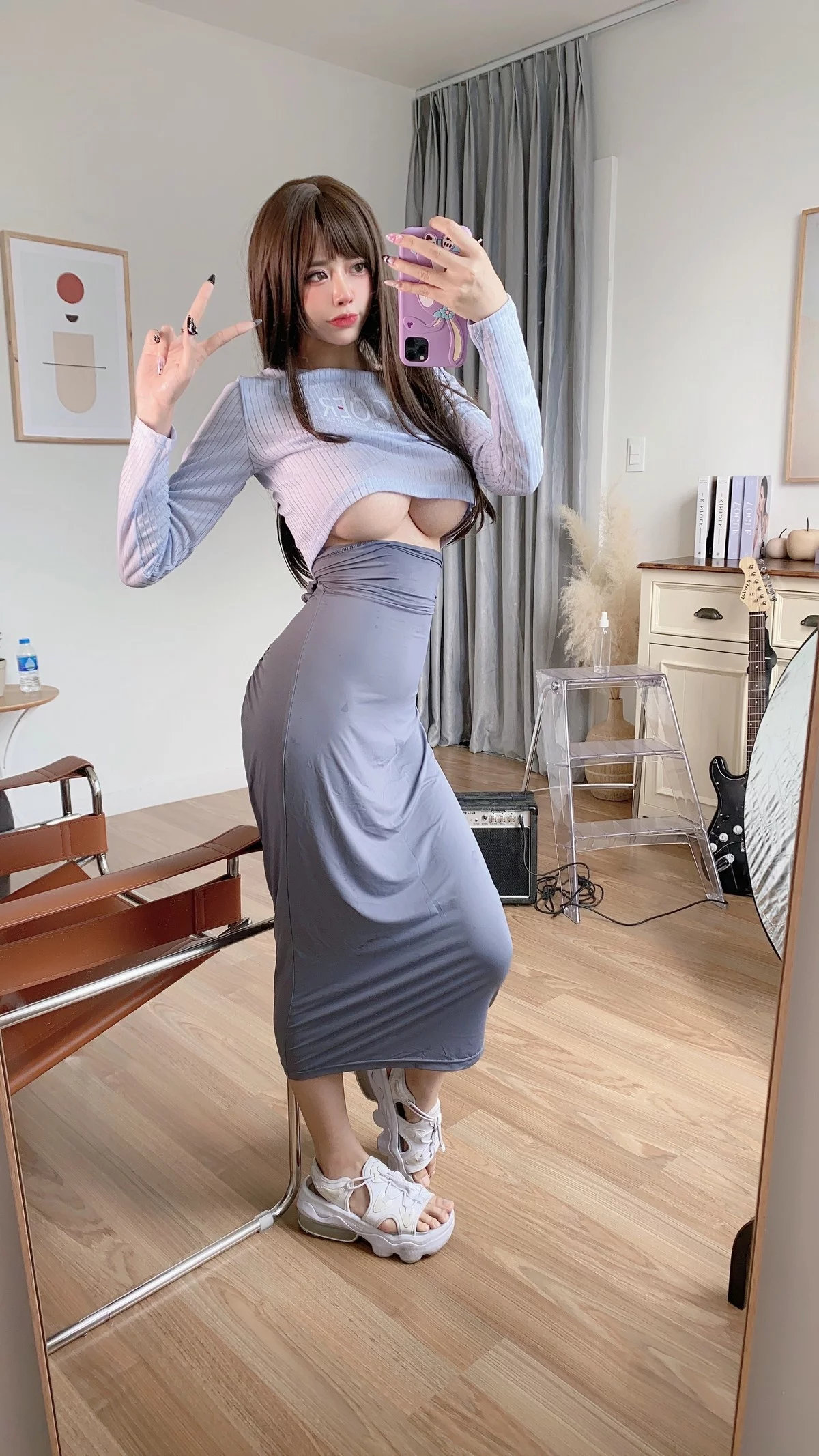 日本性感萝莉Byoru吉他妹妹主题灰色针织上衣半撩真空露傲人豪乳遮点诱惑写真55P