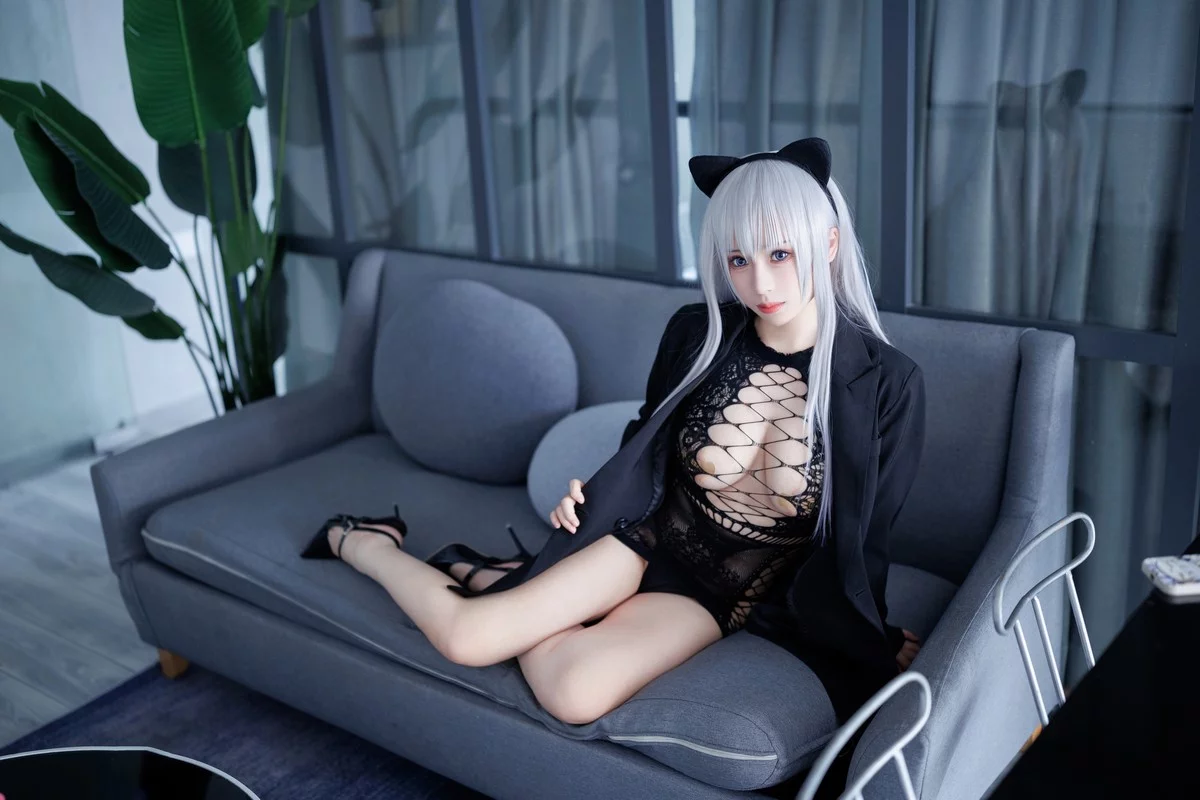 网络美女胡桃猫Kurumineko魅惑猫娘主题黑色缕空情趣服饰露豪乳遮点诱惑写真79P