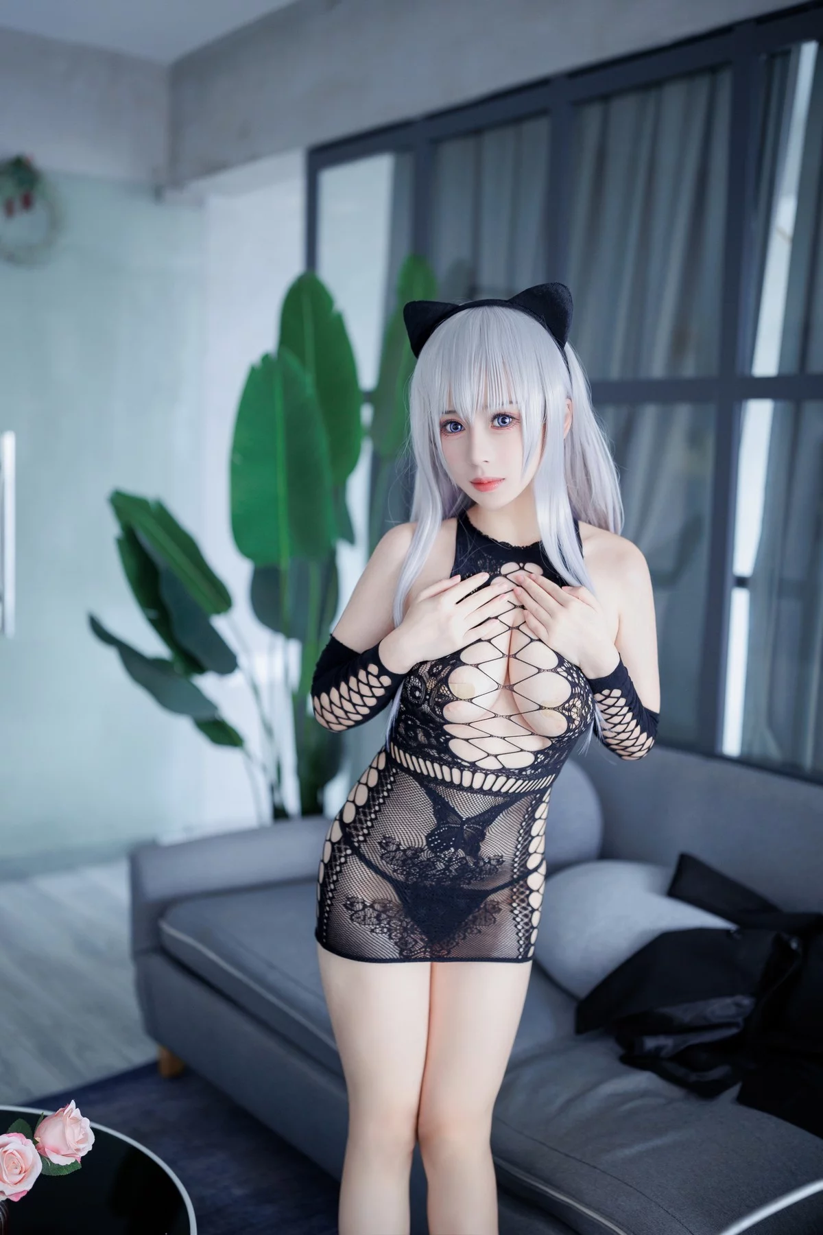 网络美女胡桃猫Kurumineko魅惑猫娘主题黑色缕空情趣服饰露豪乳遮点诱惑写真79P