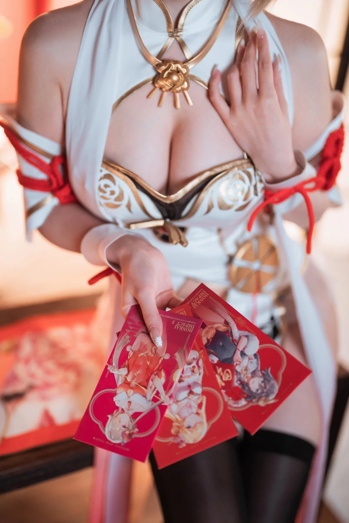 网络美女rioko凉凉子丽塔浣溪沙主题性感情趣旗袍配黑丝袜秀完美身材诱惑写真43P
