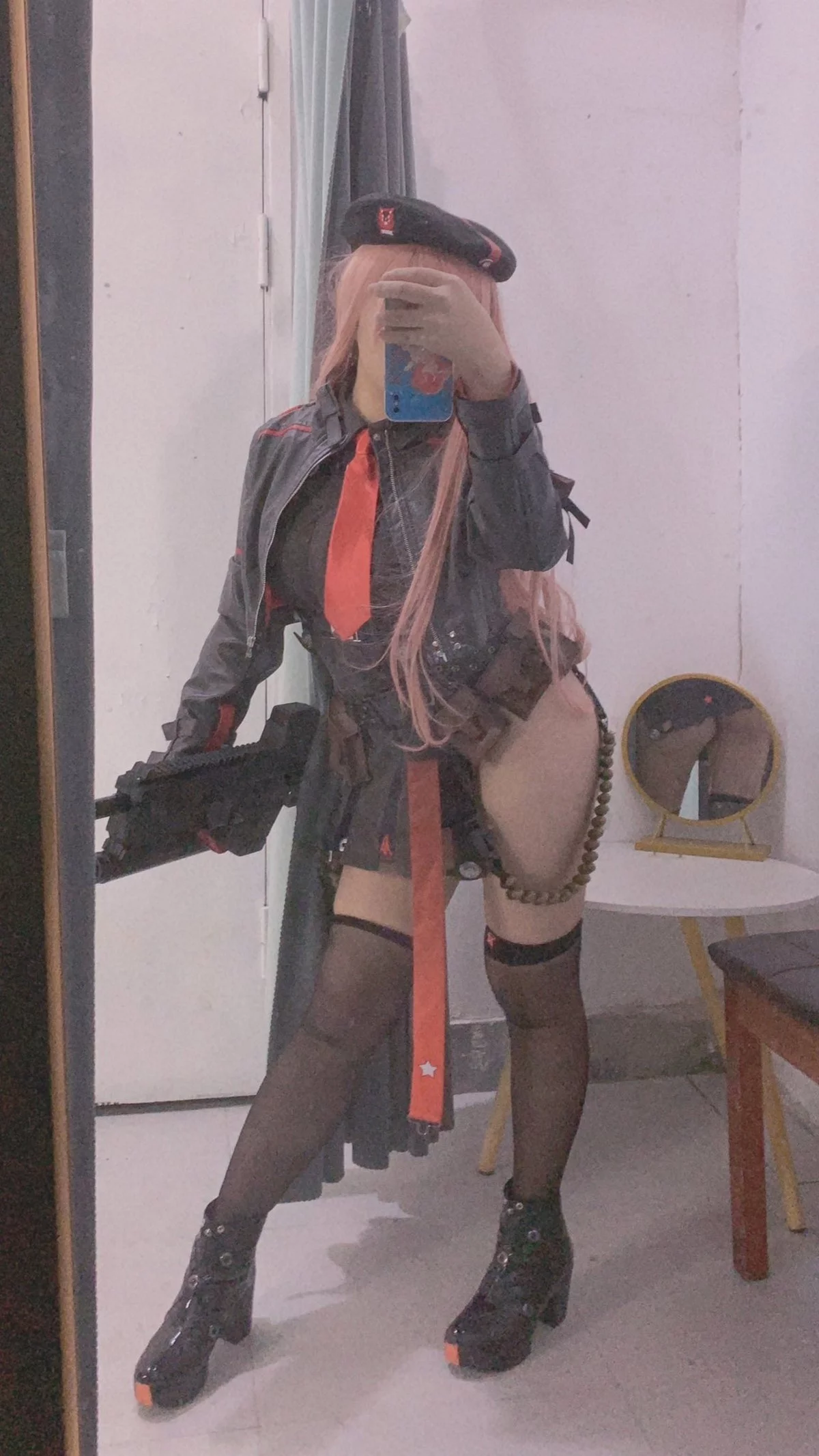 网络美女柘烟_Zuken妮姬胜利女神主题性感黑色服饰配黑丝袜秀翘臀美腿诱惑写真48P