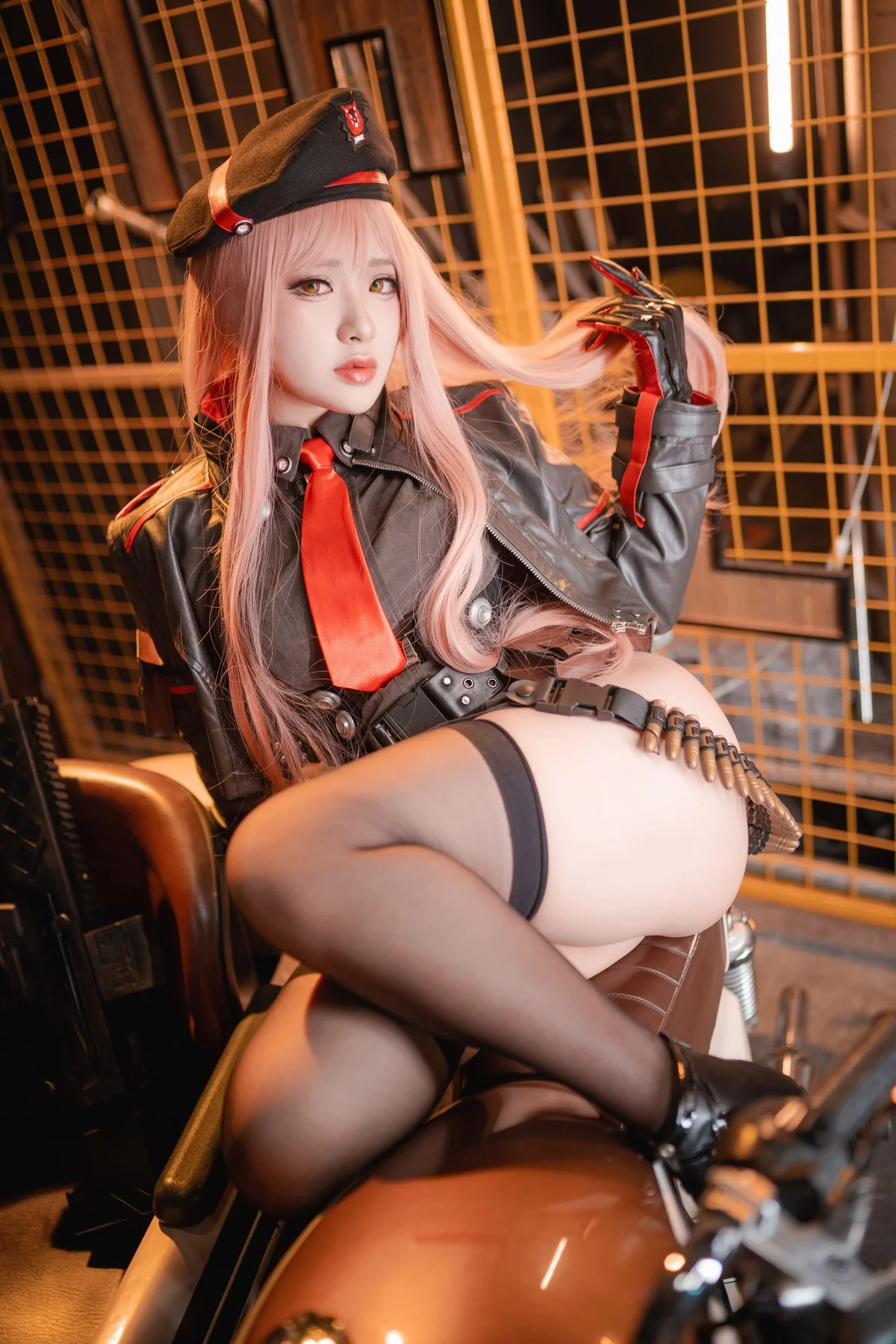 网络美女柘烟_Zuken妮姬胜利女神主题性感黑色服饰配黑丝袜秀翘臀美腿诱惑写真48P