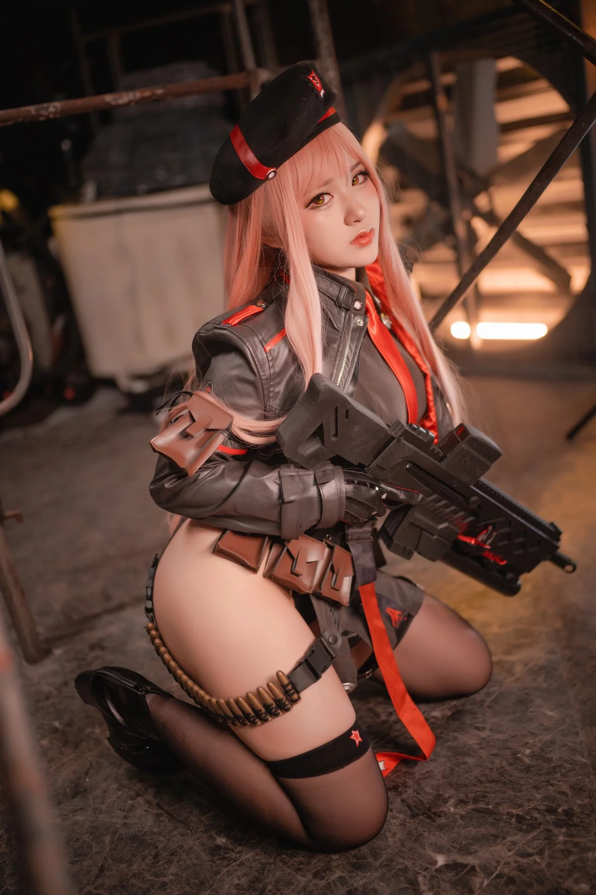 网络美女柘烟_Zuken妮姬胜利女神主题性感黑色服饰配黑丝袜秀翘臀美腿诱惑写真48P