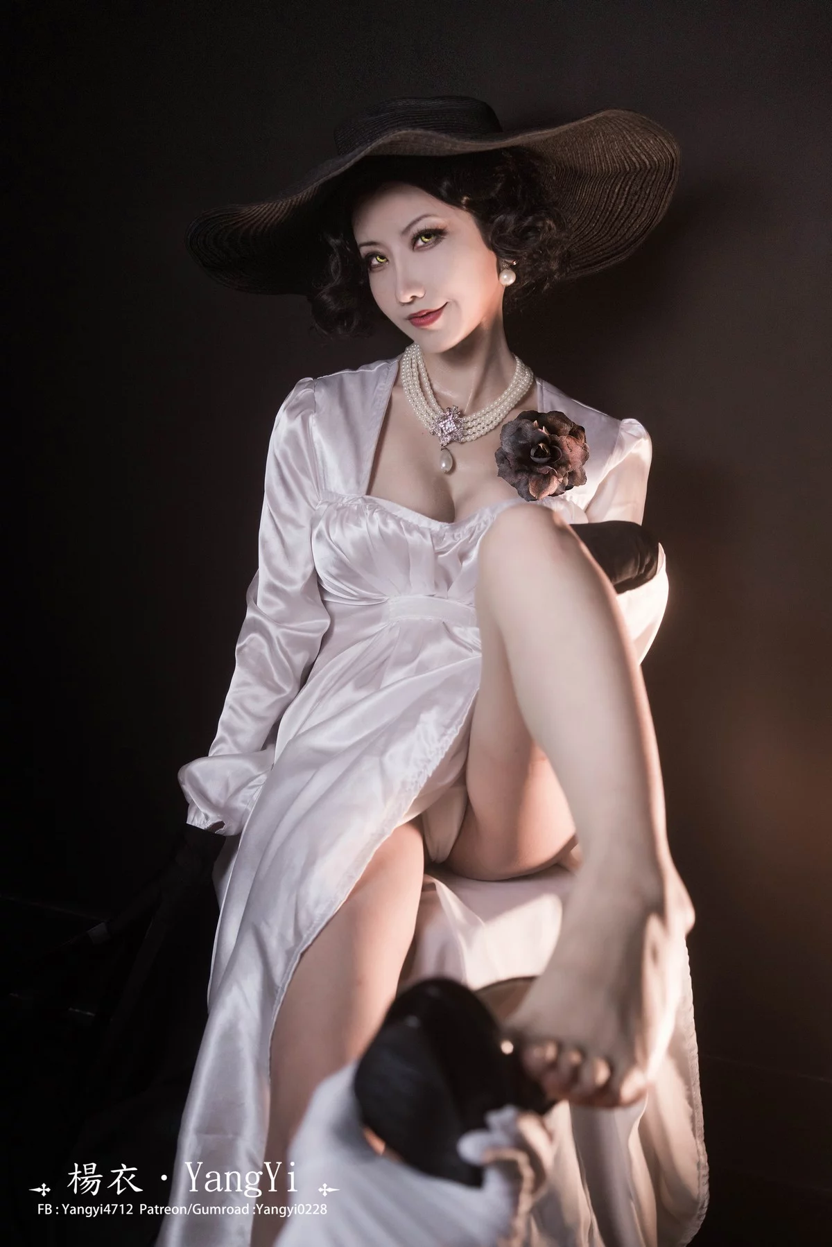 Coser美女yangyi杨衣Cos图片合集主题私房性感Cos服饰系列秀完美身材诱惑写真203P