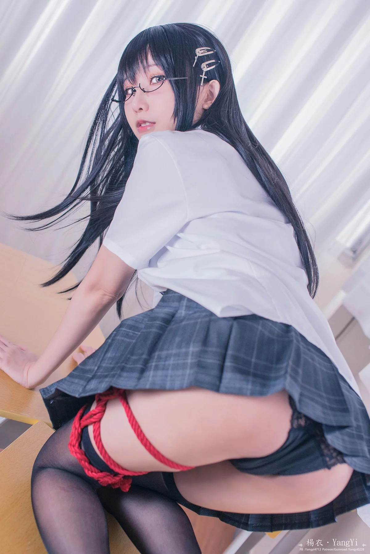 Coser美女yangyi杨衣Cos图片合集主题私房性感Cos服饰系列秀完美身材诱惑写真203P