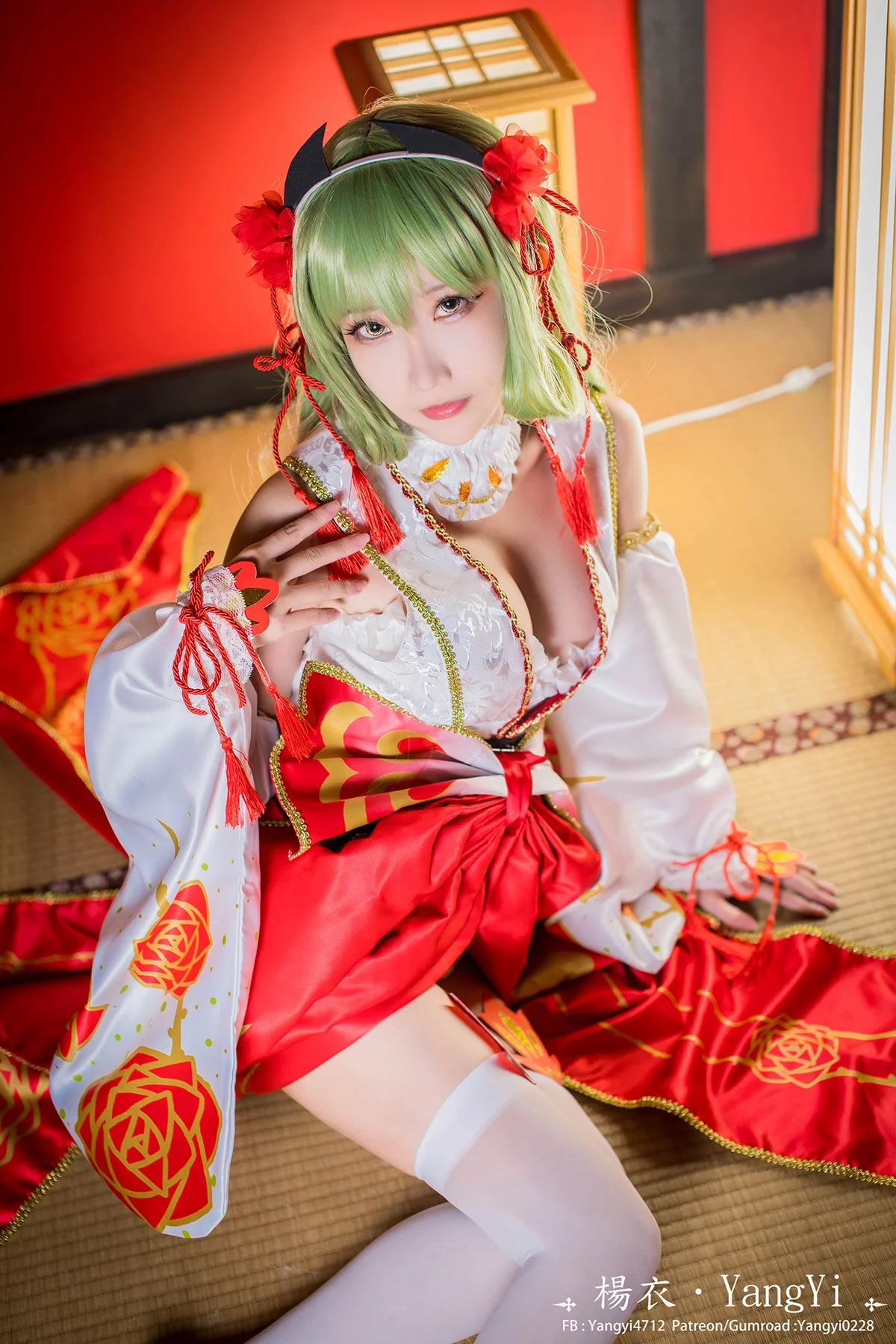 Coser美女yangyi杨衣Cos图片合集主题私房性感Cos服饰系列秀完美身材诱惑写真203P