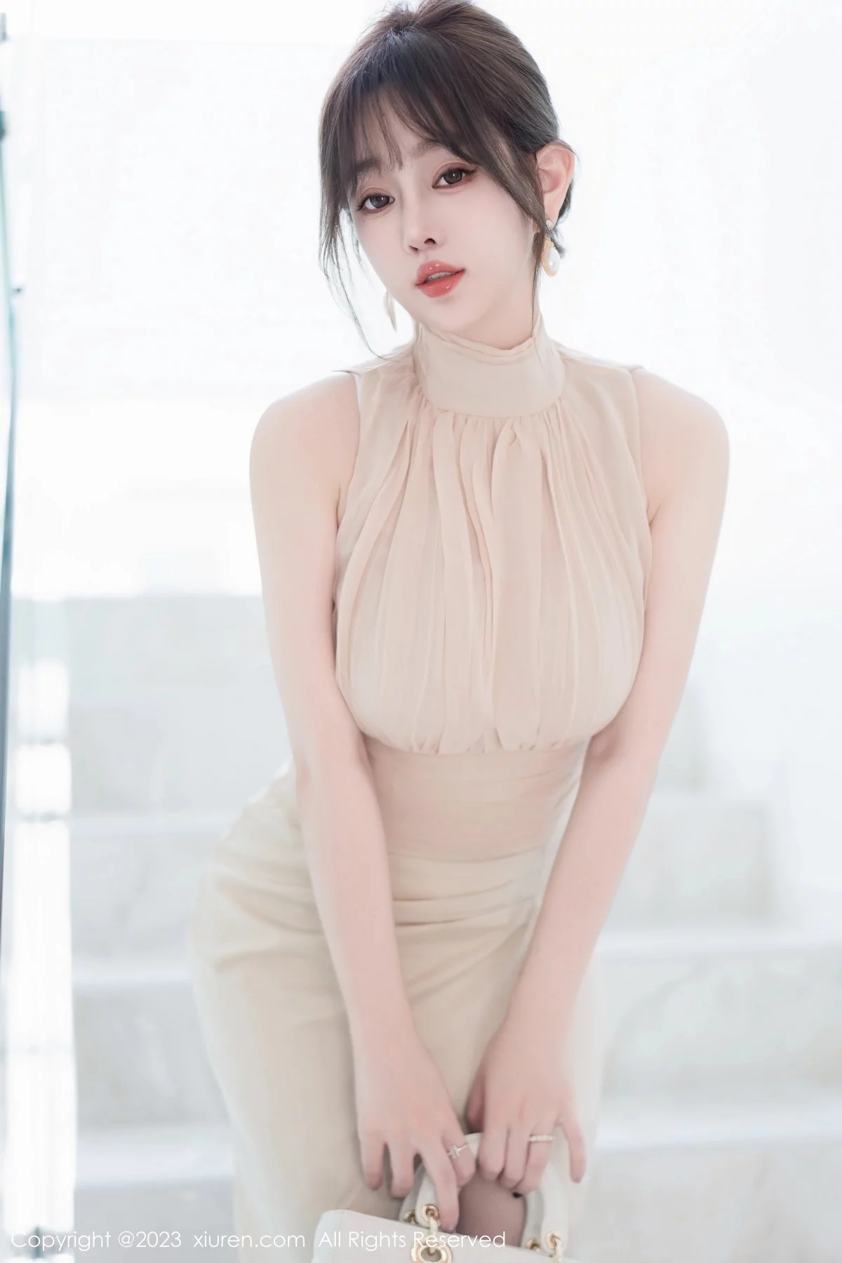 XiuRen第6768期_女神王雨纯脱浅色连衣长裙露浅色内衣配开档肉丝完美诱惑写真74P