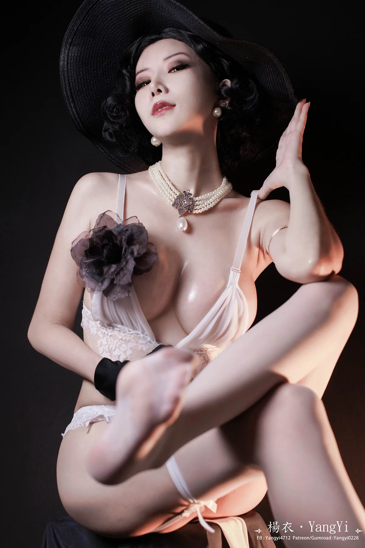 Coser美女yangyi杨衣Cos图片合集主题私房性感Cos服饰系列秀完美身材诱惑写真203P