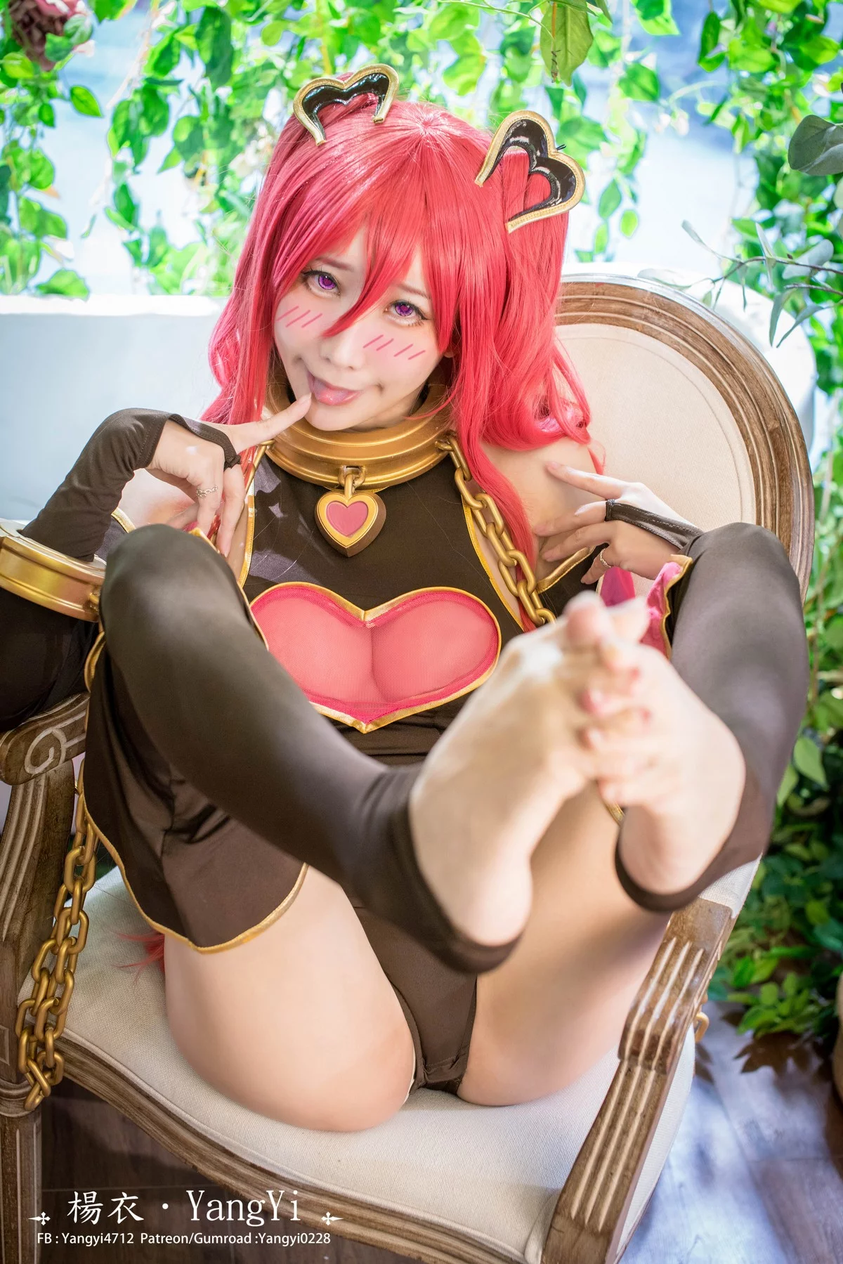 Coser美女yangyi杨衣Cos图片合集主题私房性感Cos服饰系列秀完美身材诱惑写真203P