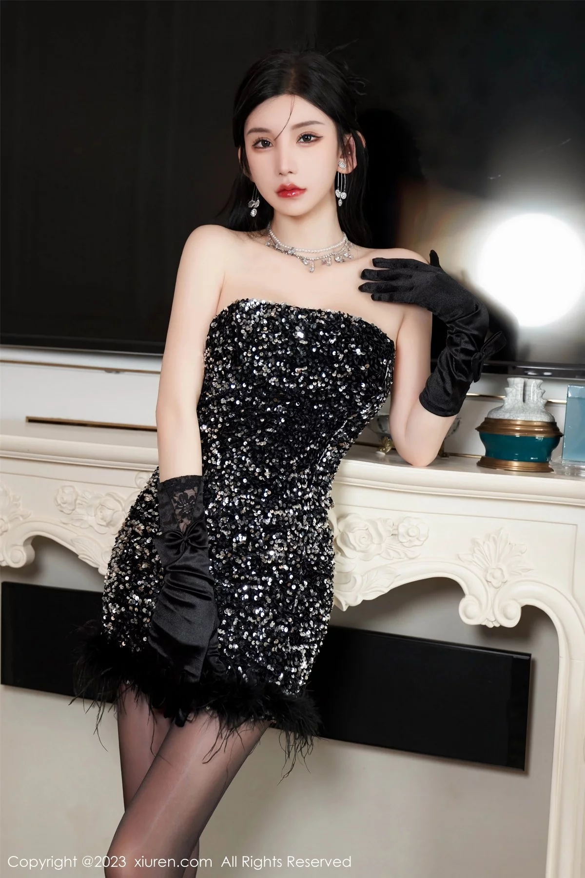 XiuRen第6771期_女神周于希Sally性感黑色低胸短裙配超薄油亮黑丝惹火诱惑写真87P