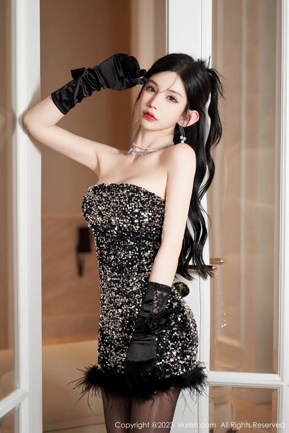 XiuRen第6771期_女神周于希Sally性感黑色低胸短裙配超薄油亮黑丝惹火诱惑写真87P