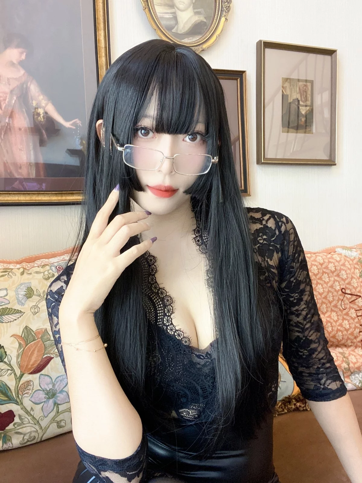 动漫博主Money冷冷黑蕾丝主题私房性感黑色蕾丝内衣配红色蕾丝内裤诱惑写真48P