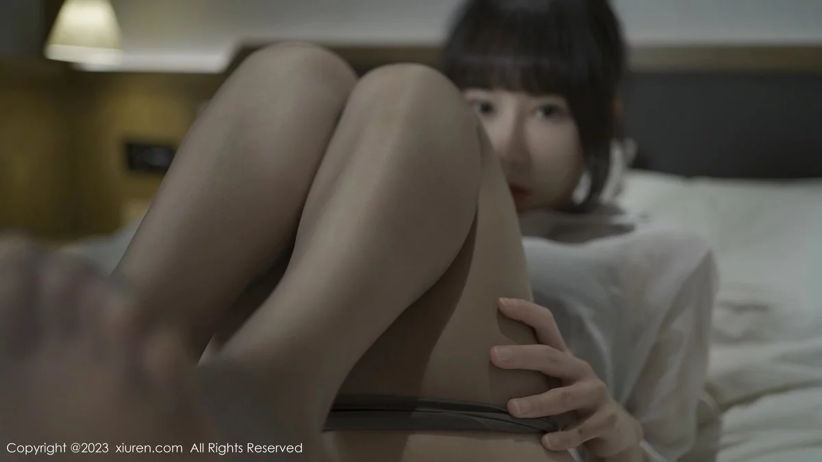XiuRen第6776期_模特夏馨瑶性感白T配黑色短裙露黑色内衣秀曼妙身姿诱惑写真73P