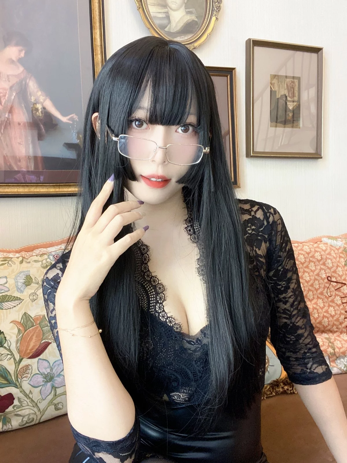 动漫博主Money冷冷黑蕾丝主题私房性感黑色蕾丝内衣配红色蕾丝内裤诱惑写真48P