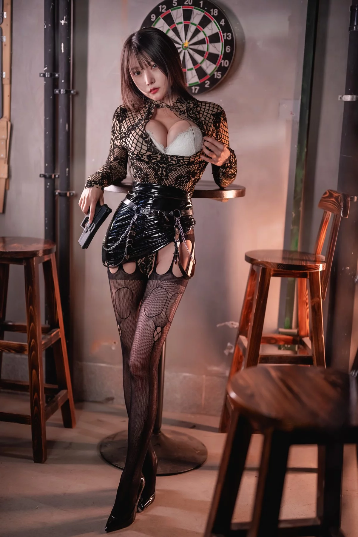 网络美女香草喵露露秘密搜查官主题黑色开胸服饰配黑丝吊袜秀丰满身材诱惑写真71P