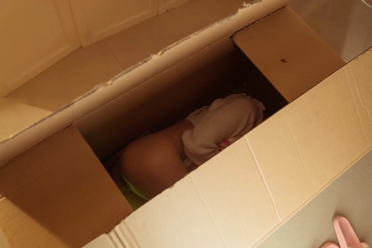 网络美少女晕崽Zz箱娘主题私房性感白色毛衣半撩露傲人豪乳遮点极致诱惑写真52P