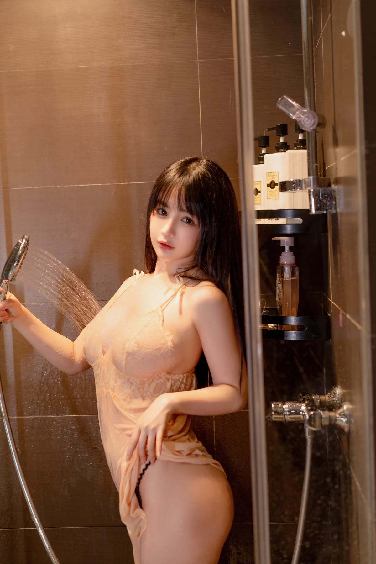 网络美女桜井宁宁人妻睡衣主题私房浴室性感肉色蕾丝睡衣秀惹火身材诱惑写真91P