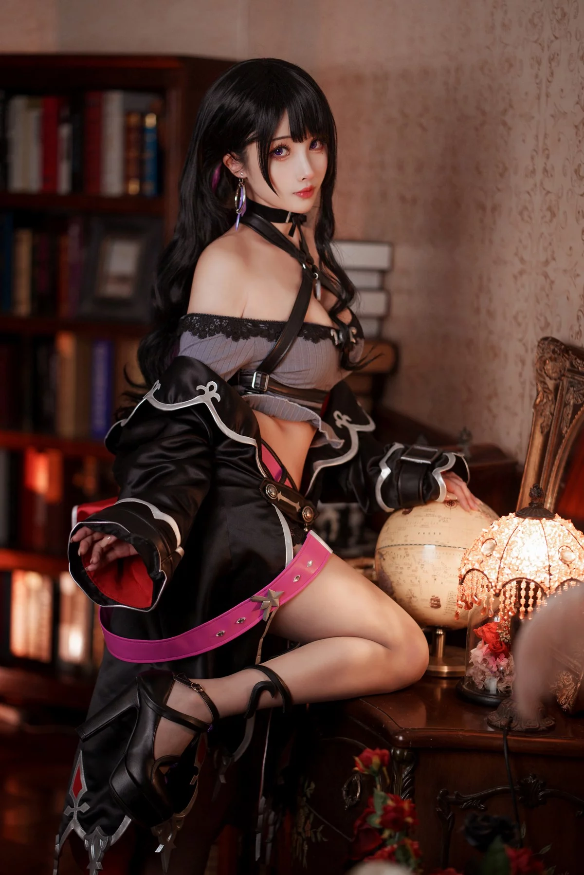 网络美女rioko凉凉子魔女主题性感黑色情趣服饰露黑色蕾丝内衣秀翘臀诱惑写真40P