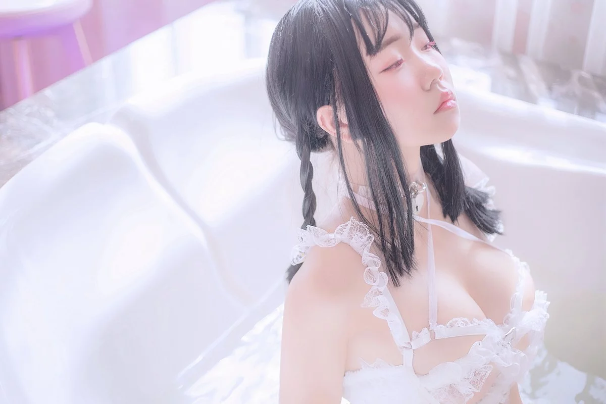 美少女博主阿汐汐W束缚主题私房浴室性感白色蕾丝情趣内衣秀丰满身材诱惑写真46P
