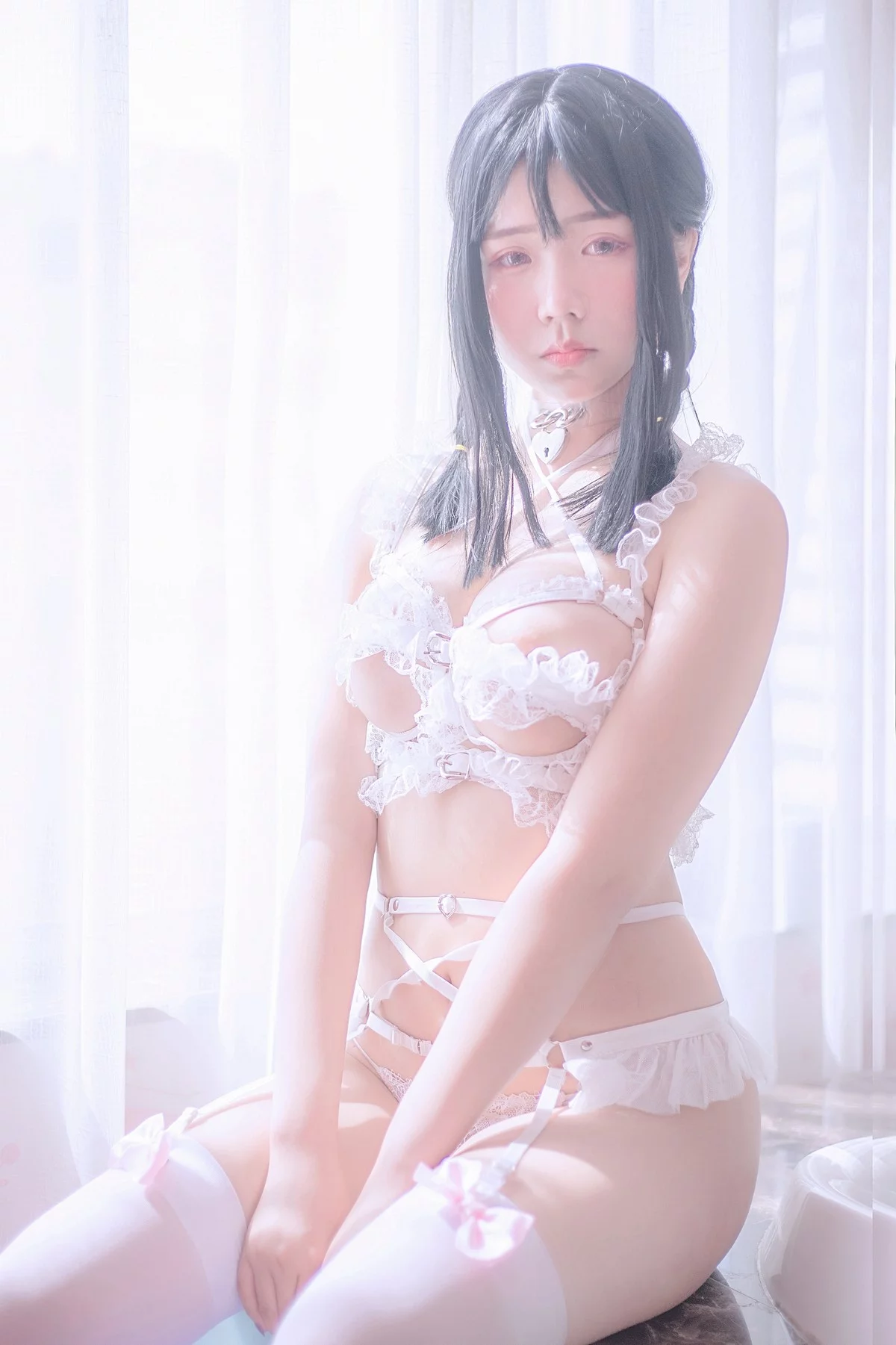美少女博主阿汐汐W束缚主题私房浴室性感白色蕾丝情趣内衣秀丰满身材诱惑写真46P