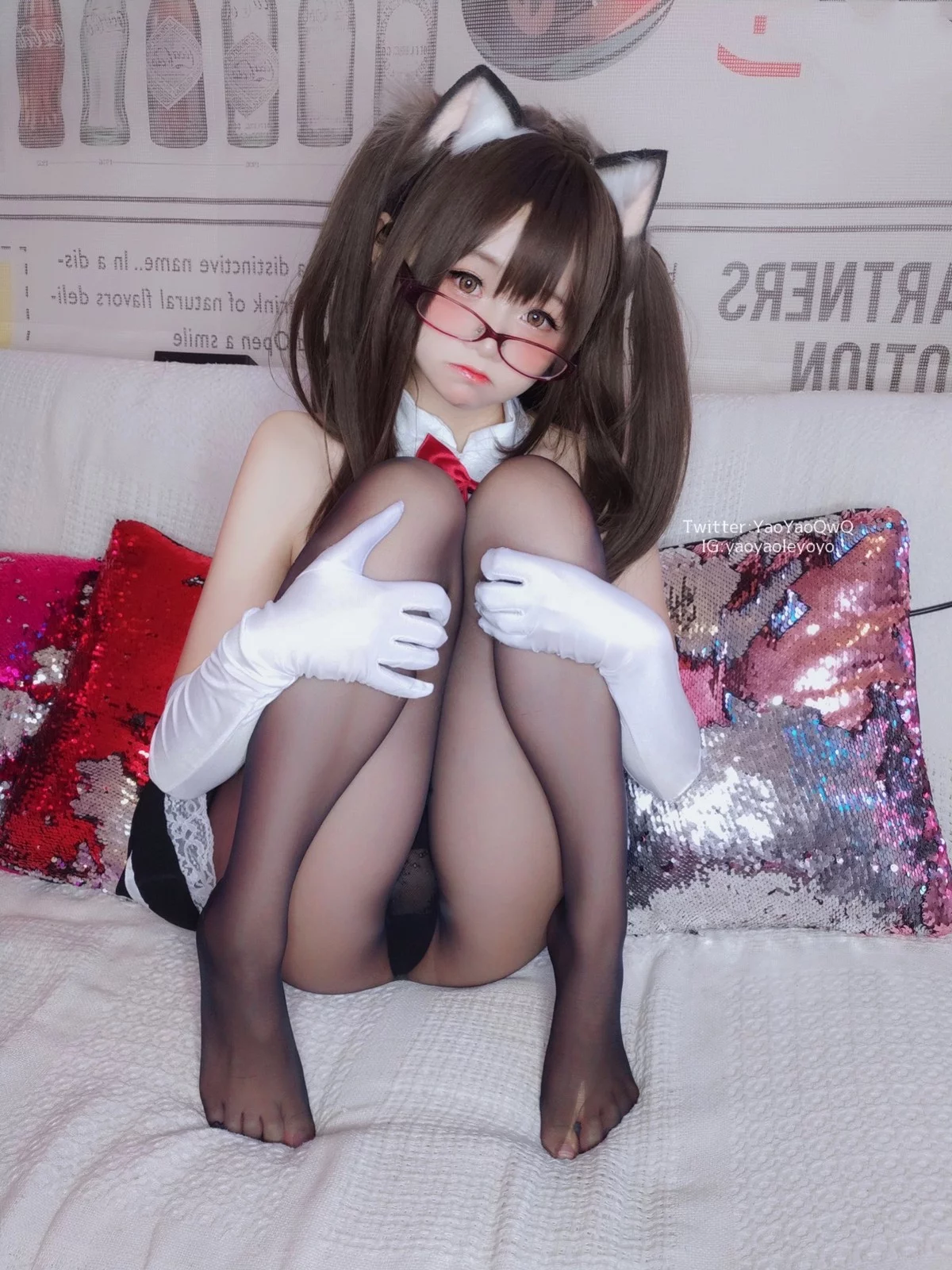 网络美女软妹摇摇乐黑色紧身衣主题白色上衣配黑短裙露超薄黑丝极致诱惑写真100P