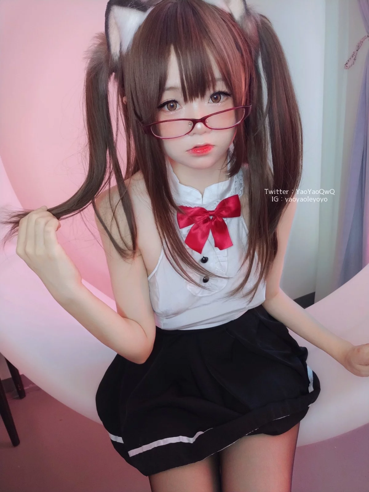 网络美女软妹摇摇乐黑色紧身衣主题白色上衣配黑短裙露超薄黑丝极致诱惑写真100P