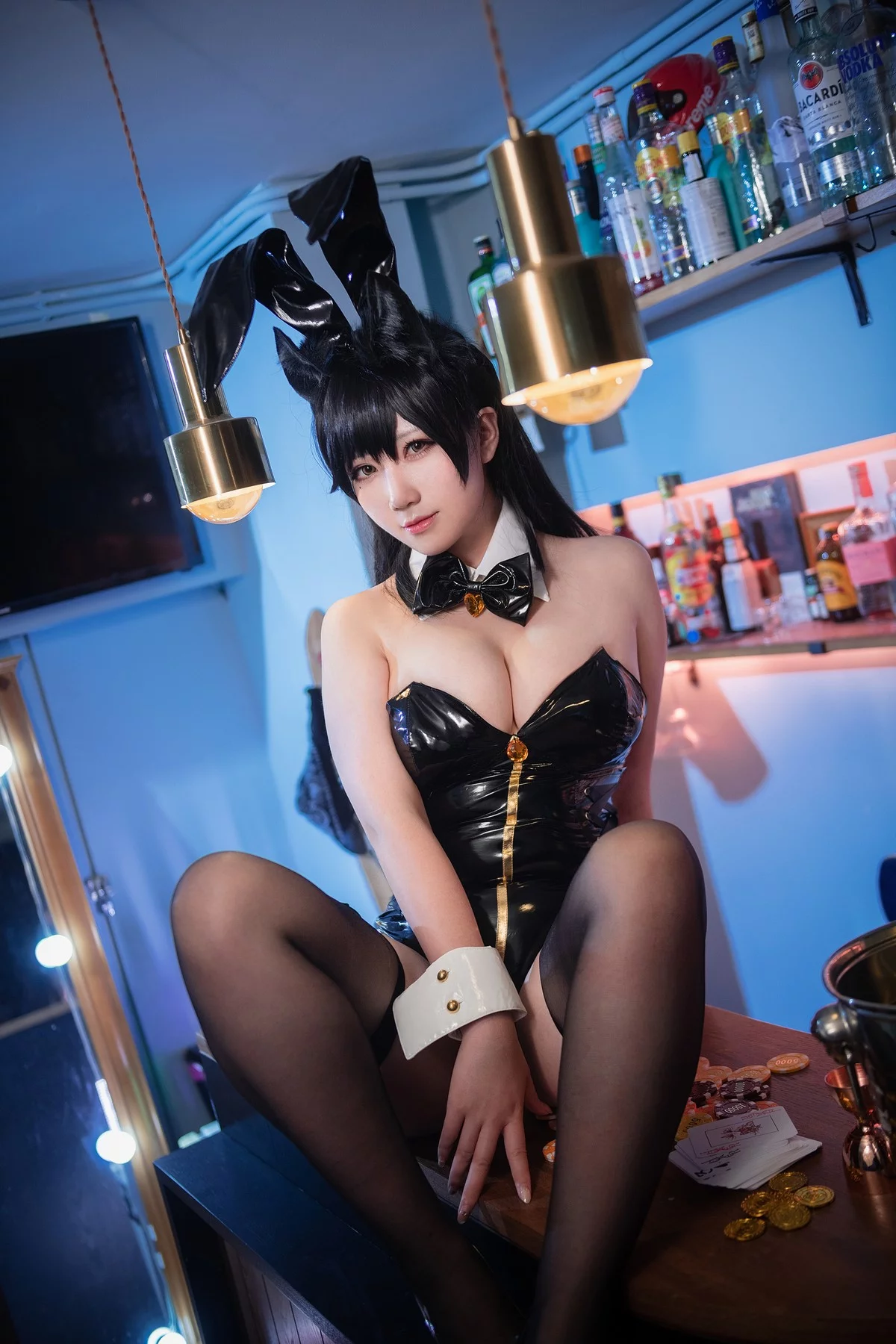微肉感萌妹是本末末爱宕兔女郎主题性感黑色皮质高叉连体衣配黑丝吊袜诱惑写真32P