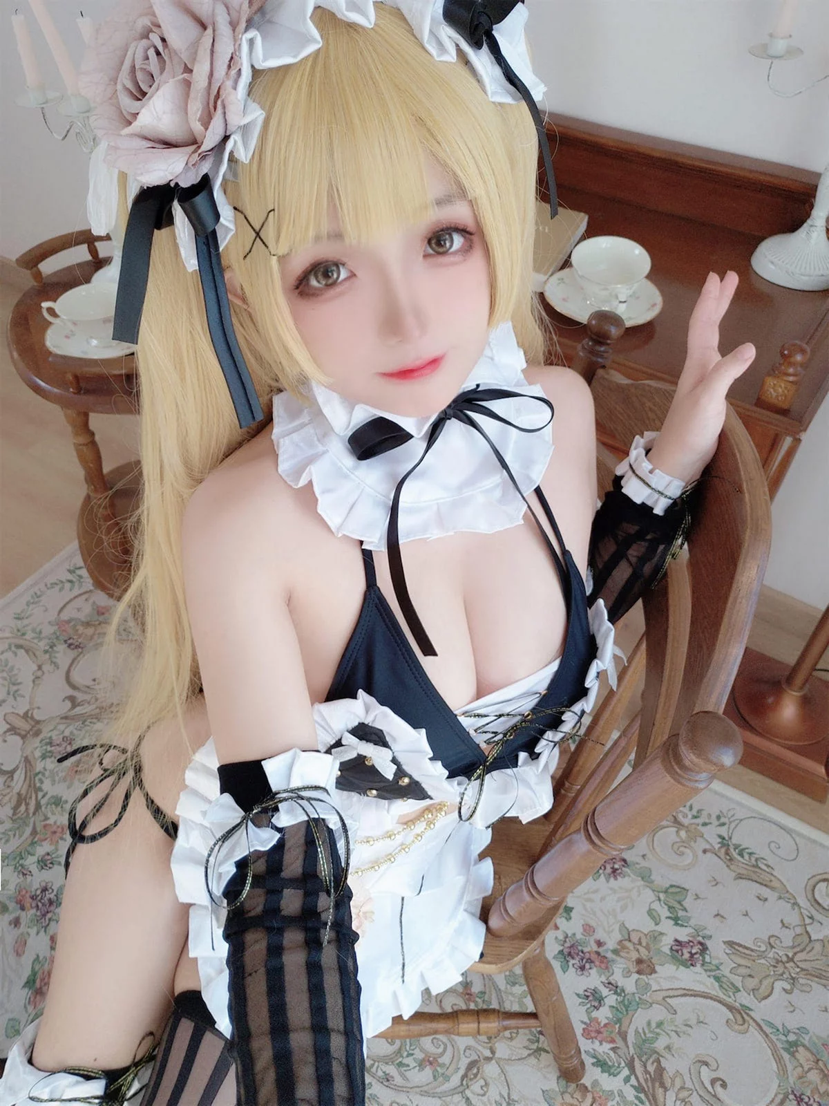 Cosplay美女日奈娇内普提斯主题私房性感黑白女仆装配黑丝袜秀丰满身材诱惑写真75P