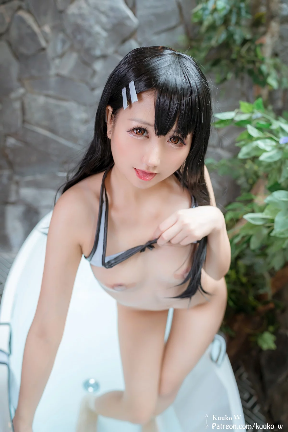 越南妹子KuukoW-Nagatoro主题户外浴缸里性感比基尼半脱秀翘臀诱惑写真29P