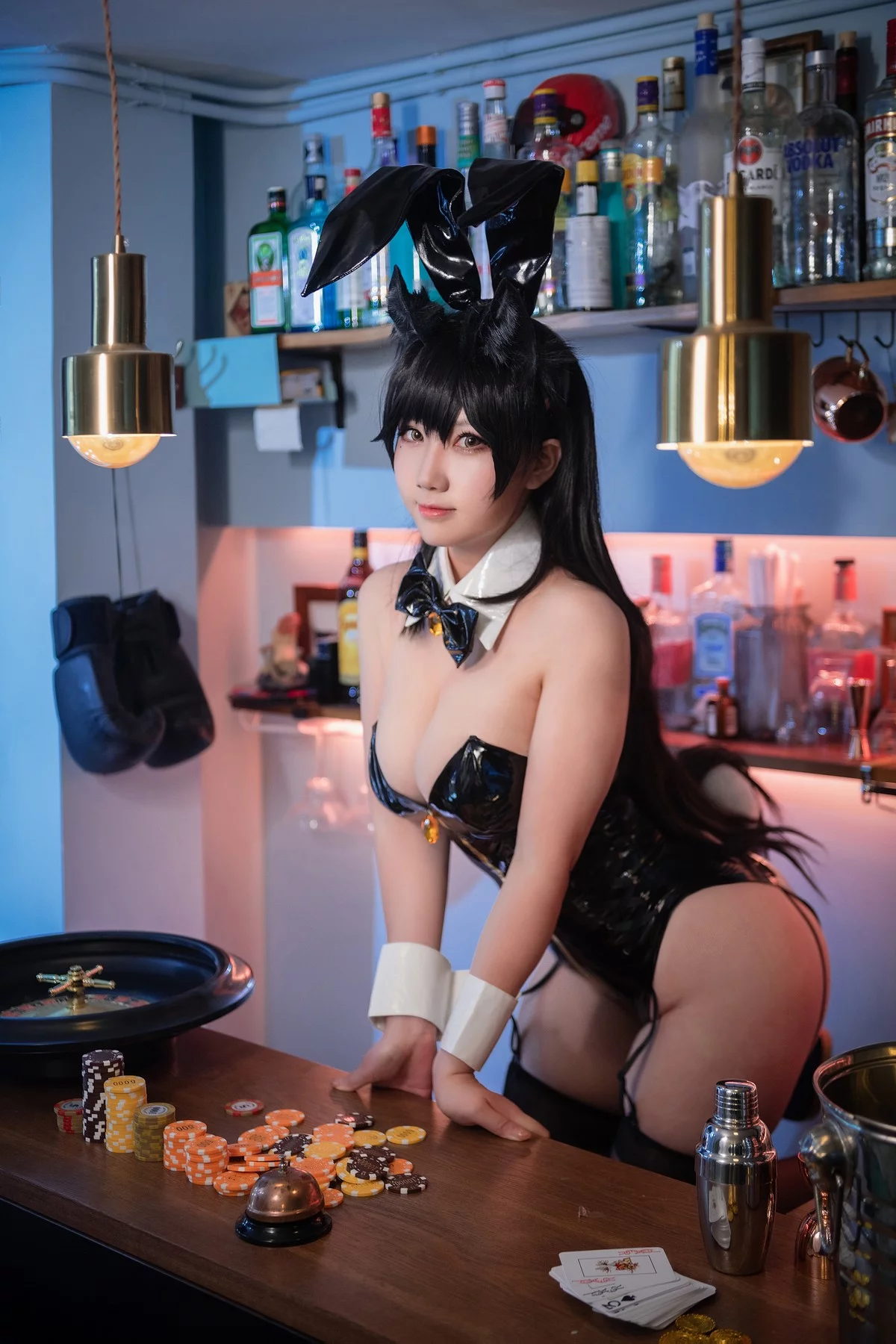 微肉感萌妹是本末末爱宕兔女郎主题性感黑色皮质高叉连体衣配黑丝吊袜诱惑写真32P