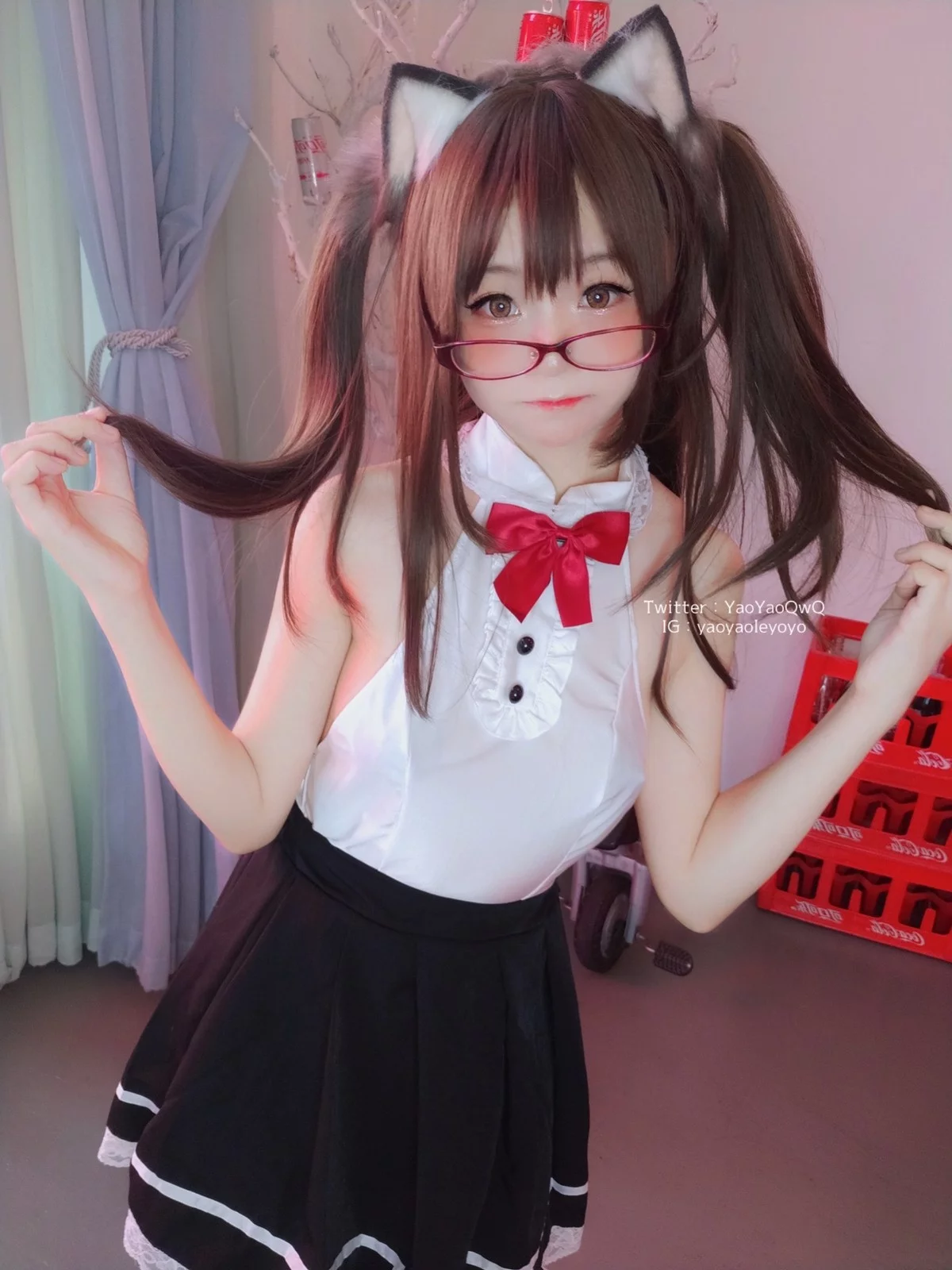 网络美女软妹摇摇乐黑色紧身衣主题白色上衣配黑短裙露超薄黑丝极致诱惑写真100P
