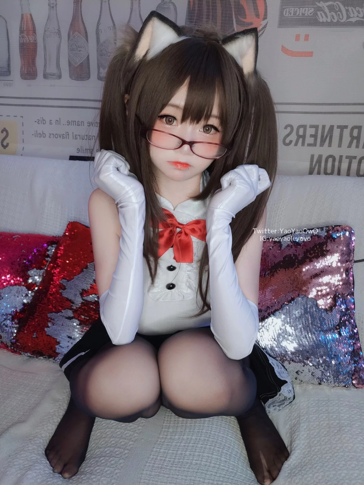网络美女软妹摇摇乐黑色紧身衣主题白色上衣配黑短裙露超薄黑丝极致诱惑写真100P