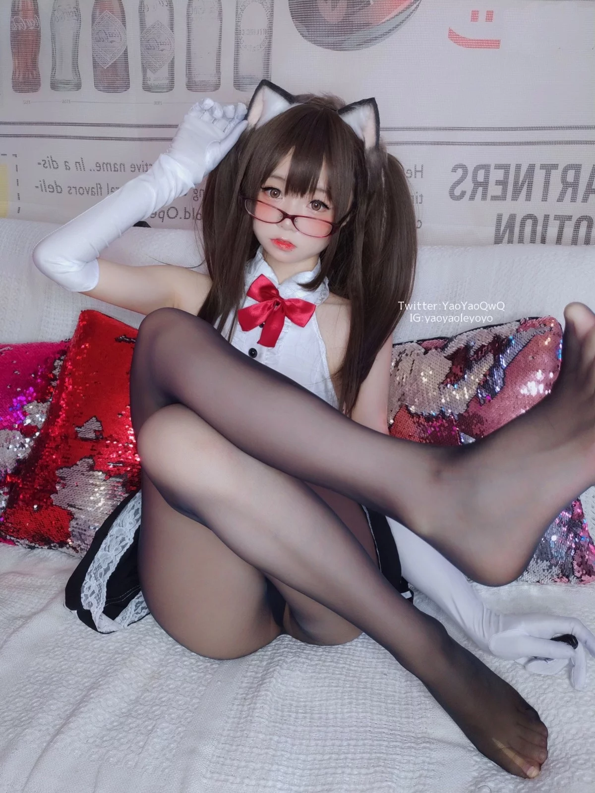 网络美女软妹摇摇乐黑色紧身衣主题白色上衣配黑短裙露超薄黑丝极致诱惑写真100P