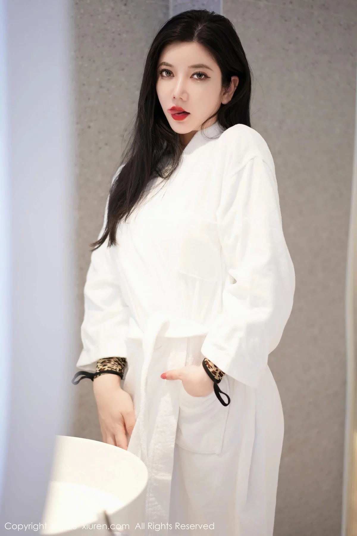 XiuRen第6625期_女神心妍小公主私房浴室性感豹纹情趣服饰秀浑圆翘臀诱惑写真52P