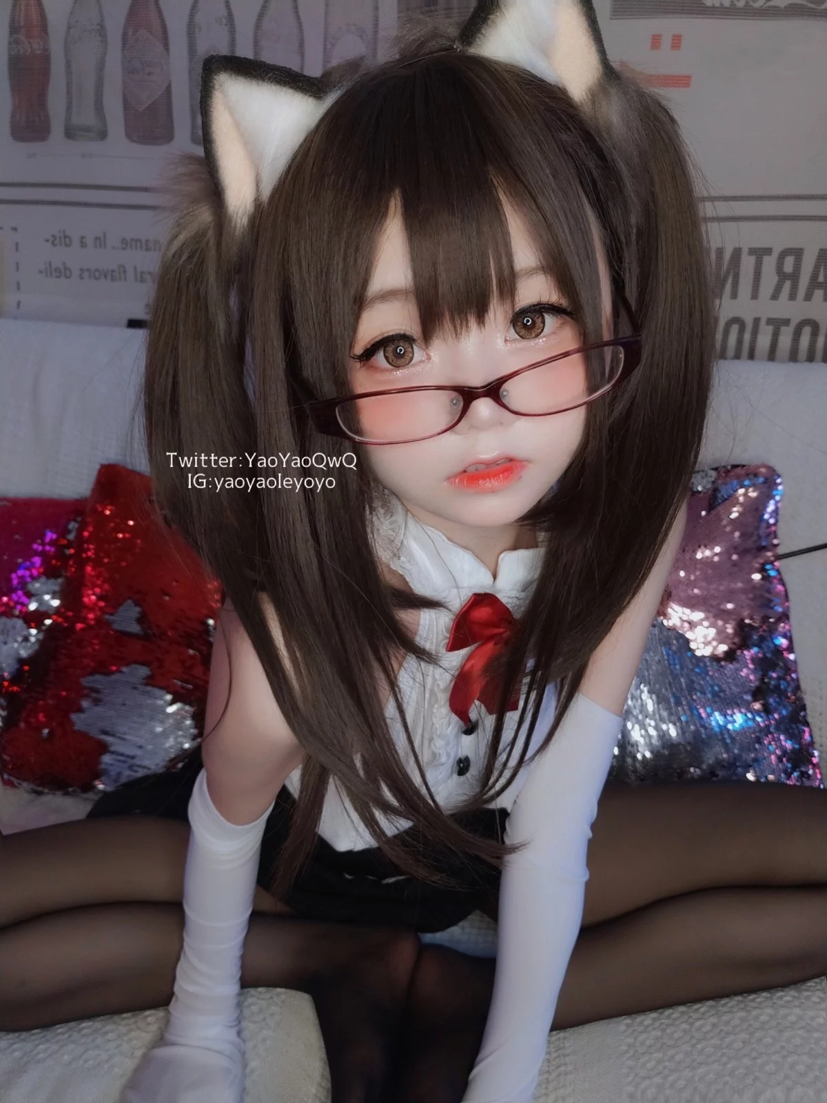 网络美女软妹摇摇乐黑色紧身衣主题白色上衣配黑短裙露超薄黑丝极致诱惑写真100P
