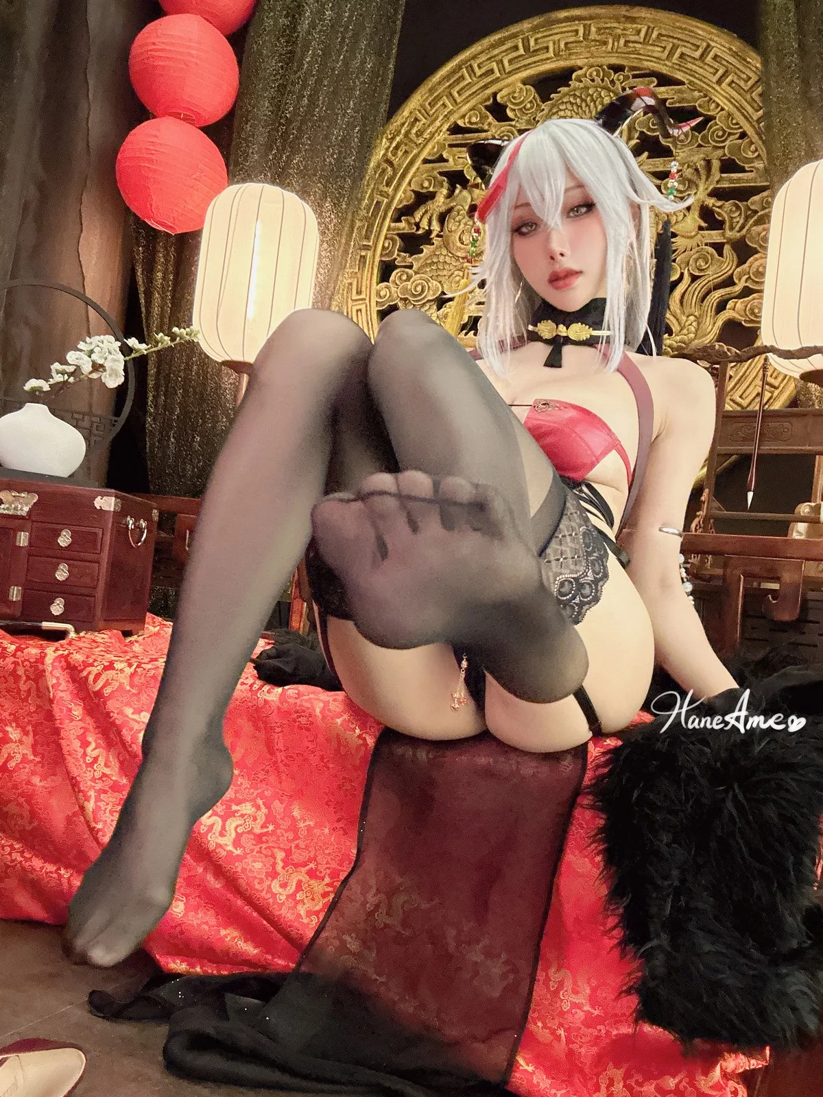 Coser美女雨波_HaneAme埃吉尔旗袍主题性感红色情趣内衣配黑丝吊袜诱惑写真43P