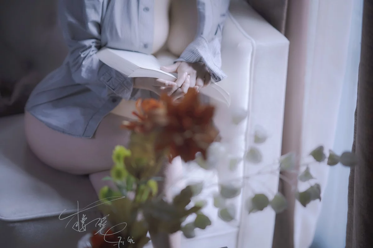 网络红人樱晚GiGi你的衬衫主题私房性感真空条纹衬衫秀傲人豪乳撩人诱惑写真22P