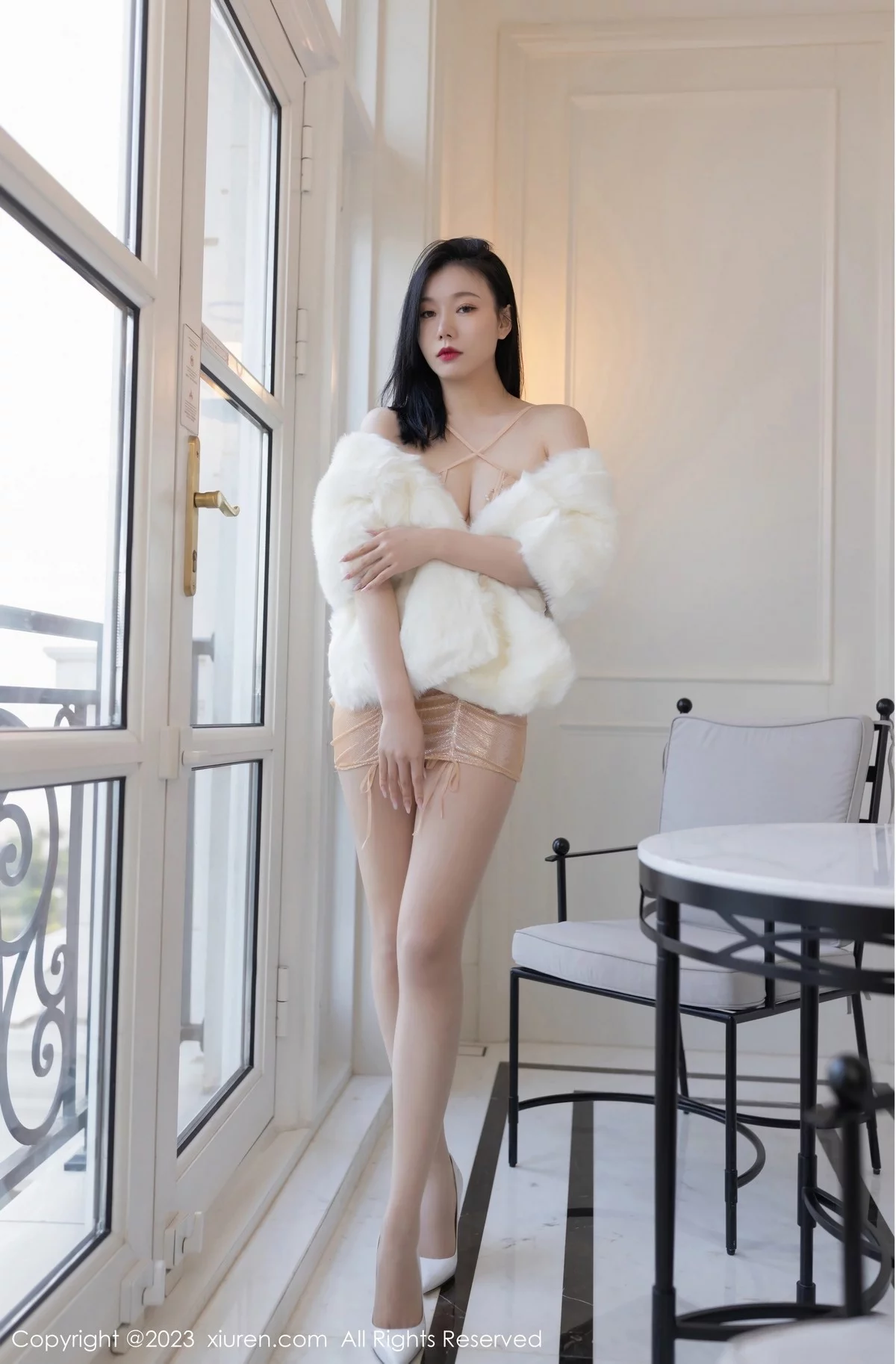 XiuRen第6634期_模特安然anran私房性感浅暖轻透情趣吊带裙秀曼妙身姿诱惑写真82P