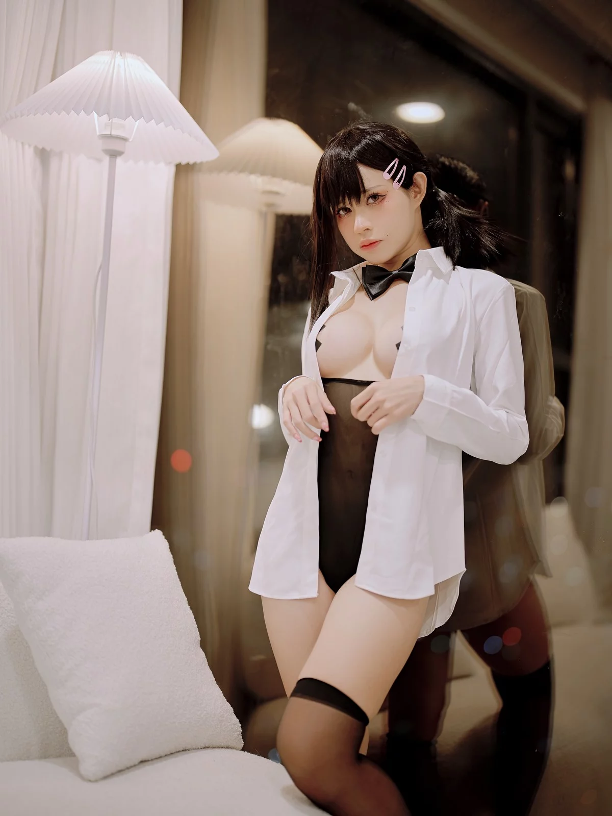 网络美女PingPing-Kobeni主题性感白T配黑色薄透连体衣秀豪乳翘臀诱惑写真57P