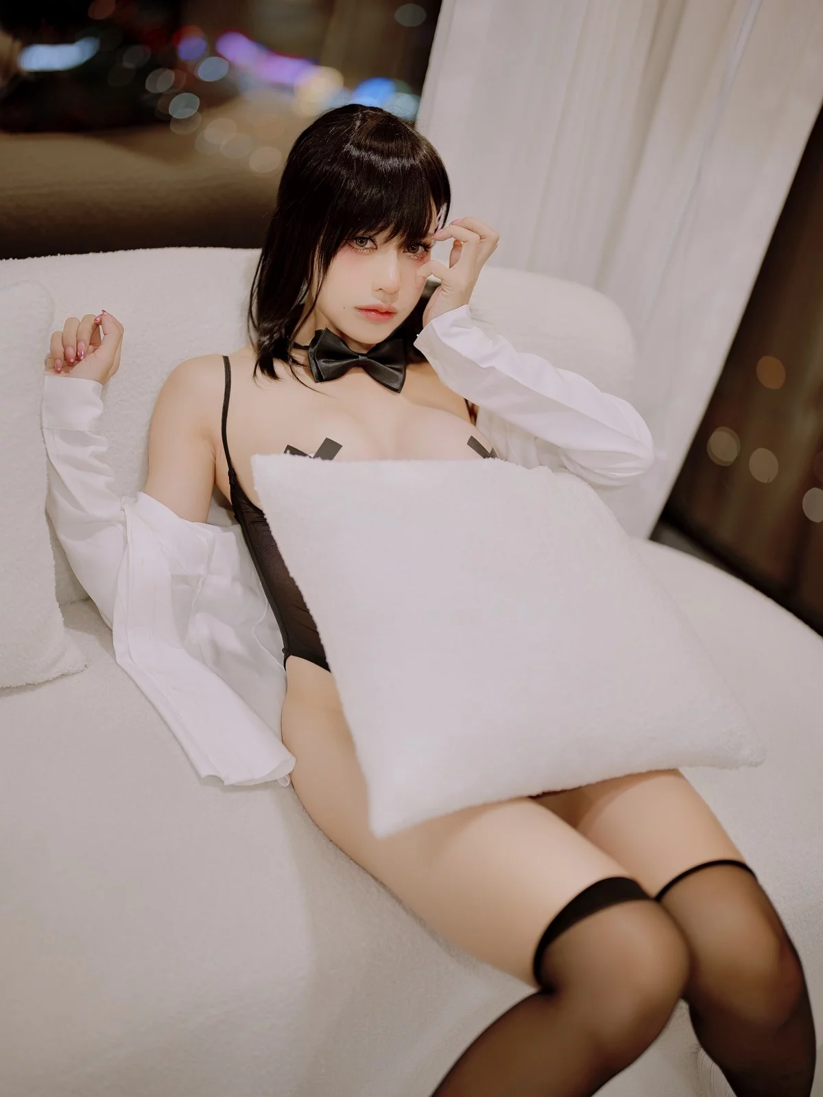 网络美女PingPing-Kobeni主题性感白T配黑色薄透连体衣秀豪乳翘臀诱惑写真57P