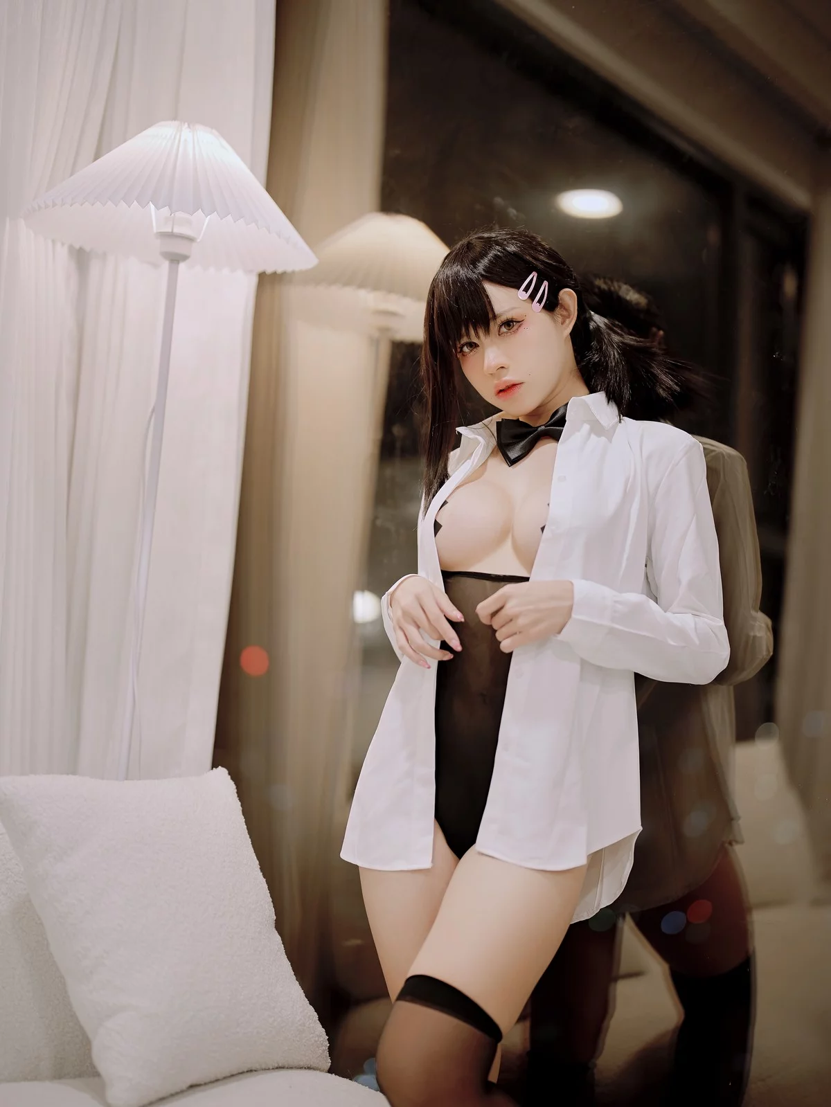 网络美女PingPing-Kobeni主题性感白T配黑色薄透连体衣秀豪乳翘臀诱惑写真57P