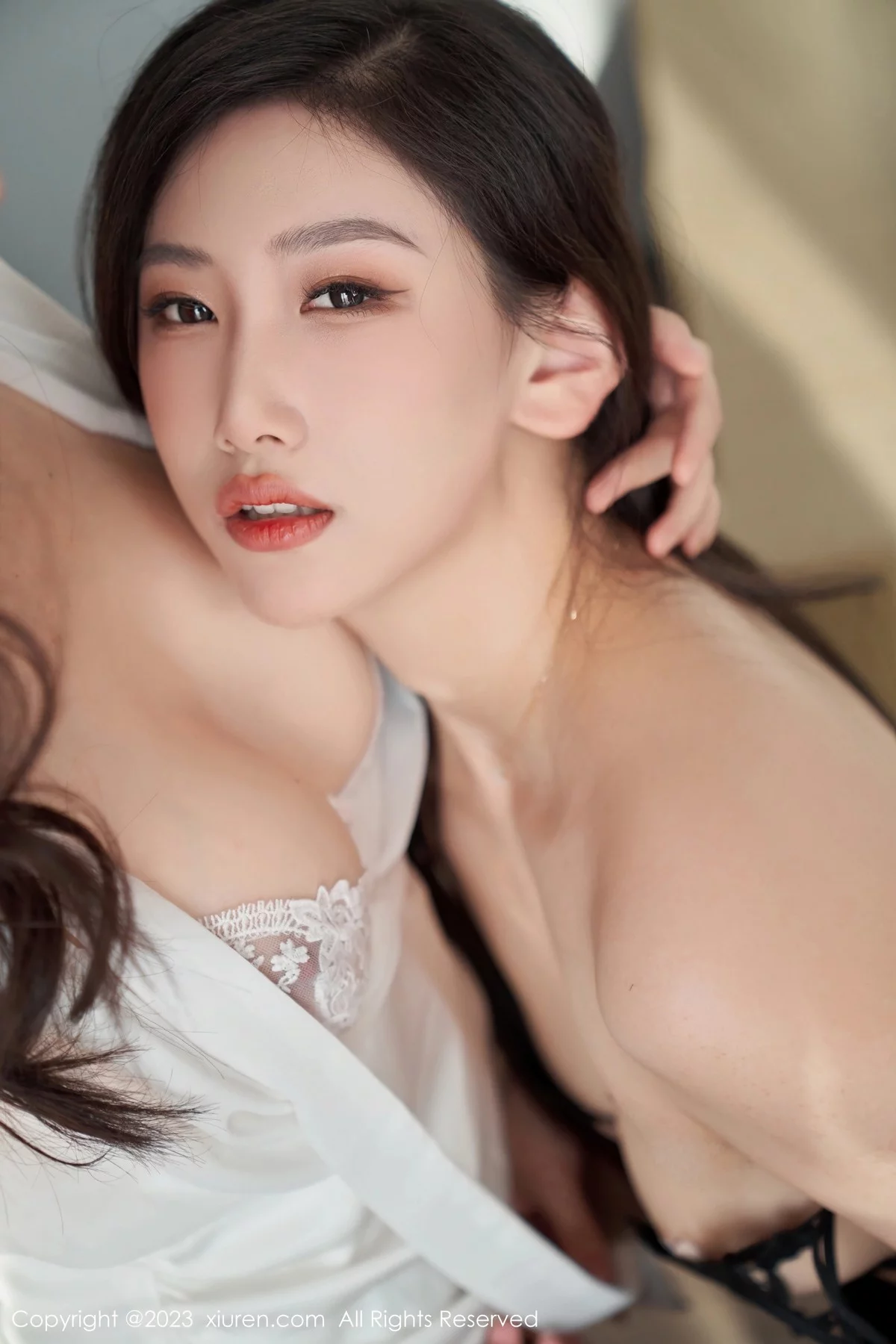 XiuRen第6839期_模特沈青黛互动拍摄露黑色内衣配黑丝吊袜秀曼妙身姿诱惑写真101P