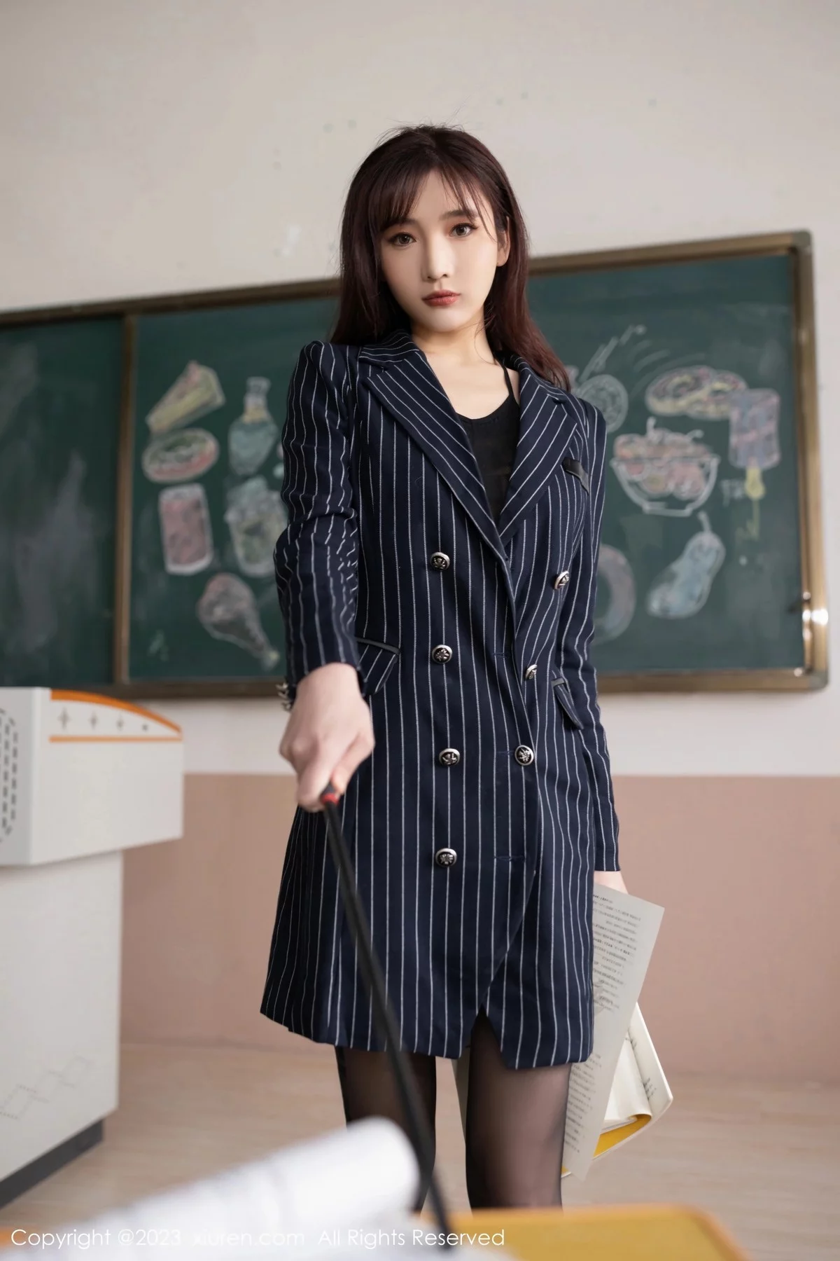 XiuRen第6843期_模特陆萱萱教师角色扮演性感黑色薄纱连体衣秀曼妙身姿诱惑写真80P