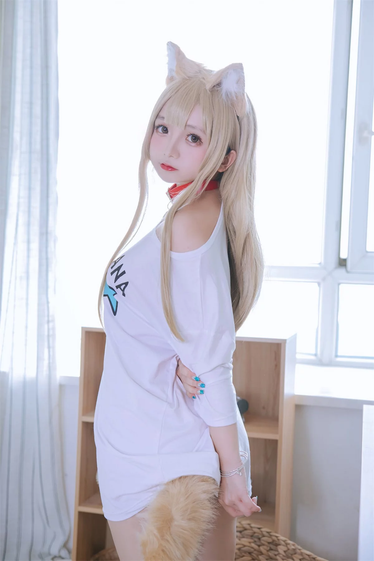Cosplay美女日奈娇黄豆粉主题私房半脱性感白T露傲人豪乳遮点惹火诱惑写真159P