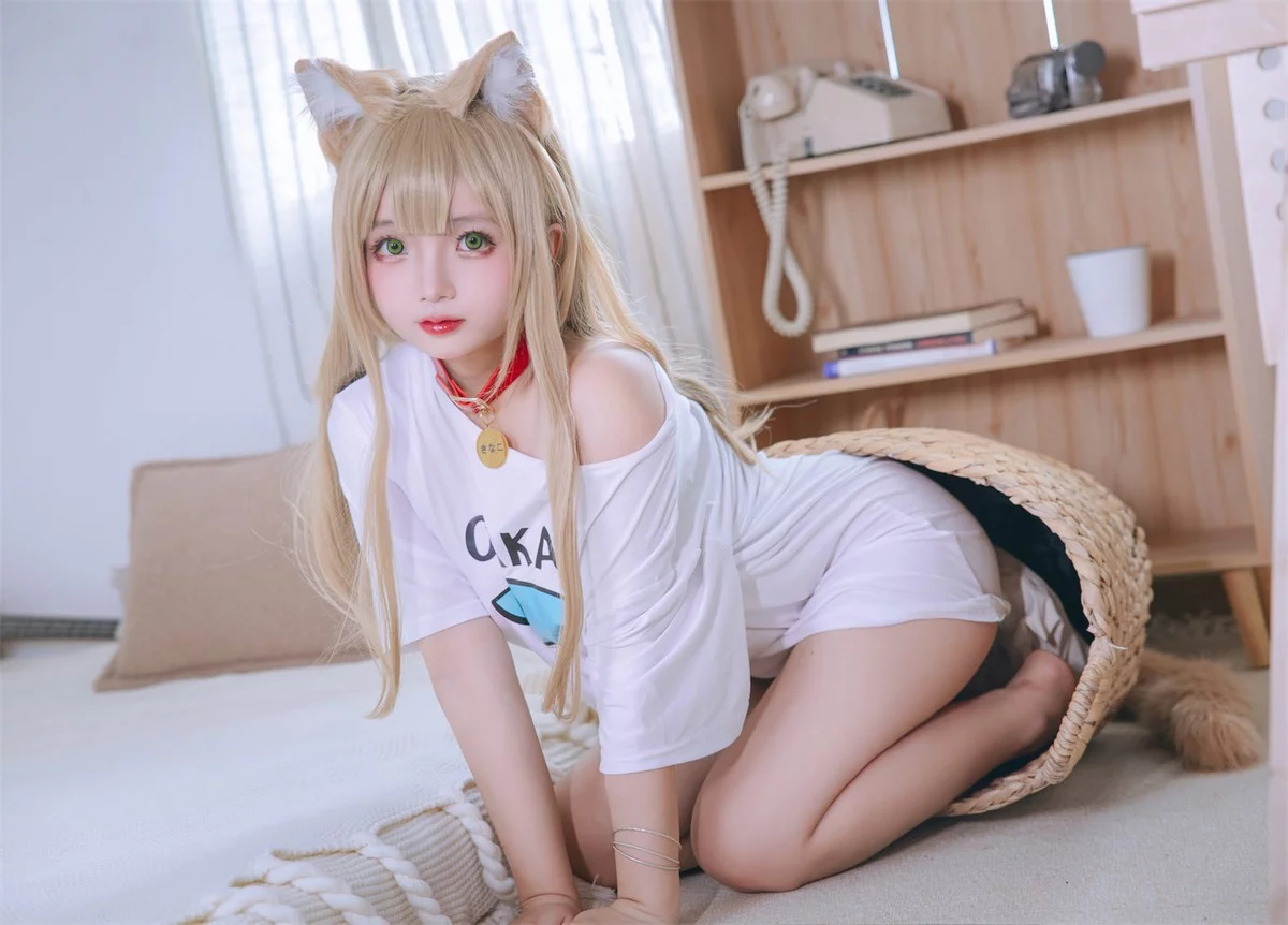 Cosplay美女日奈娇黄豆粉主题私房半脱性感白T露傲人豪乳遮点惹火诱惑写真159P