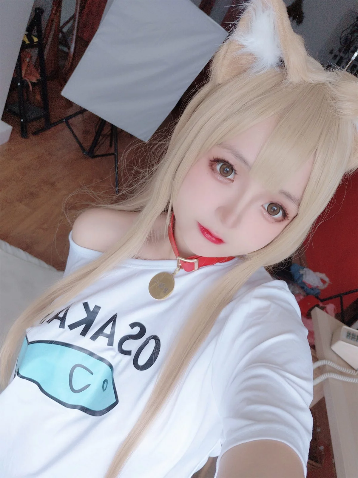Cosplay美女日奈娇黄豆粉主题私房半脱性感白T露傲人豪乳遮点惹火诱惑写真159P