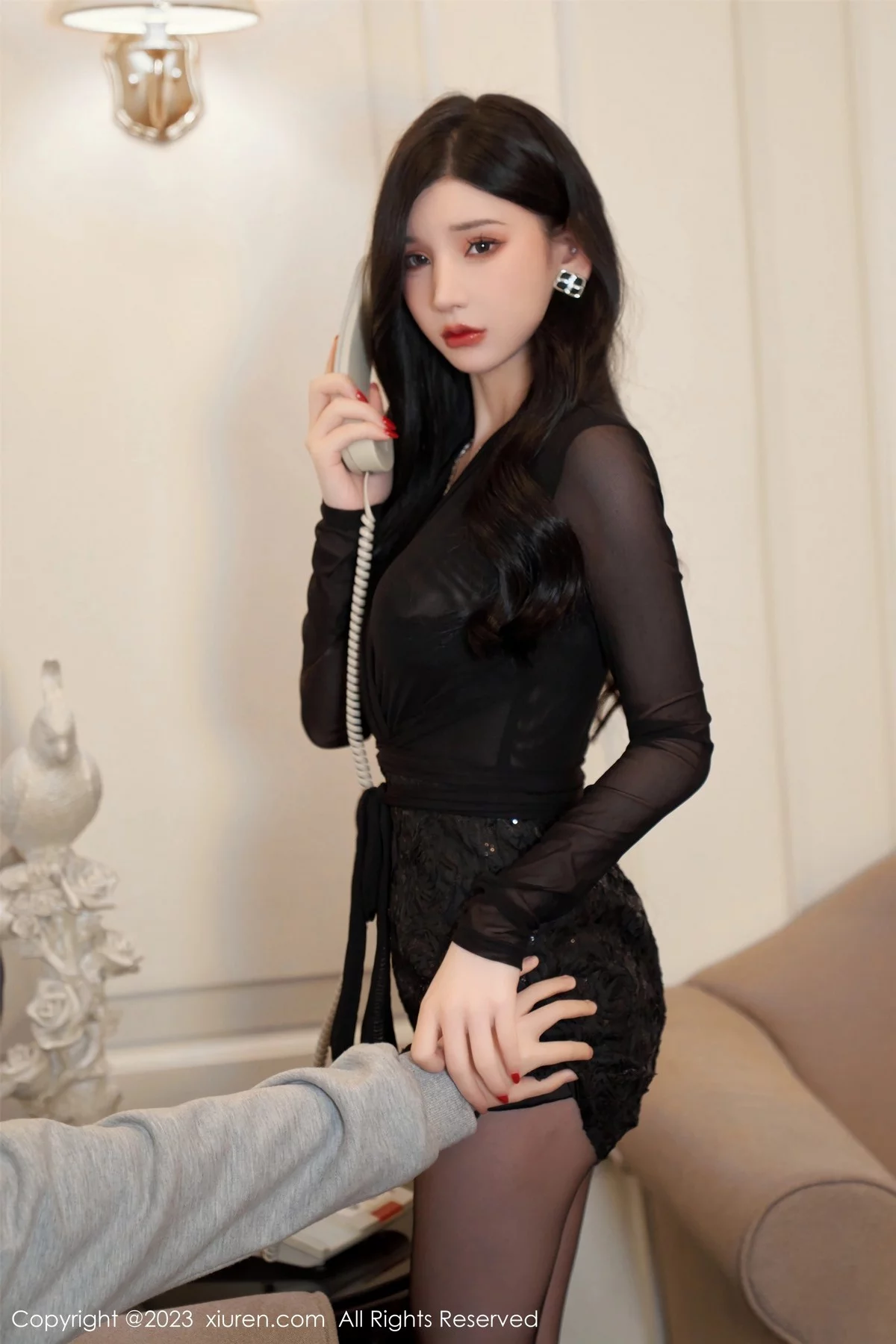 XiuRen第6853期_女神周于希Sally脱黑色薄纱服饰露黑色内衣秀惹火身材诱惑写真86P